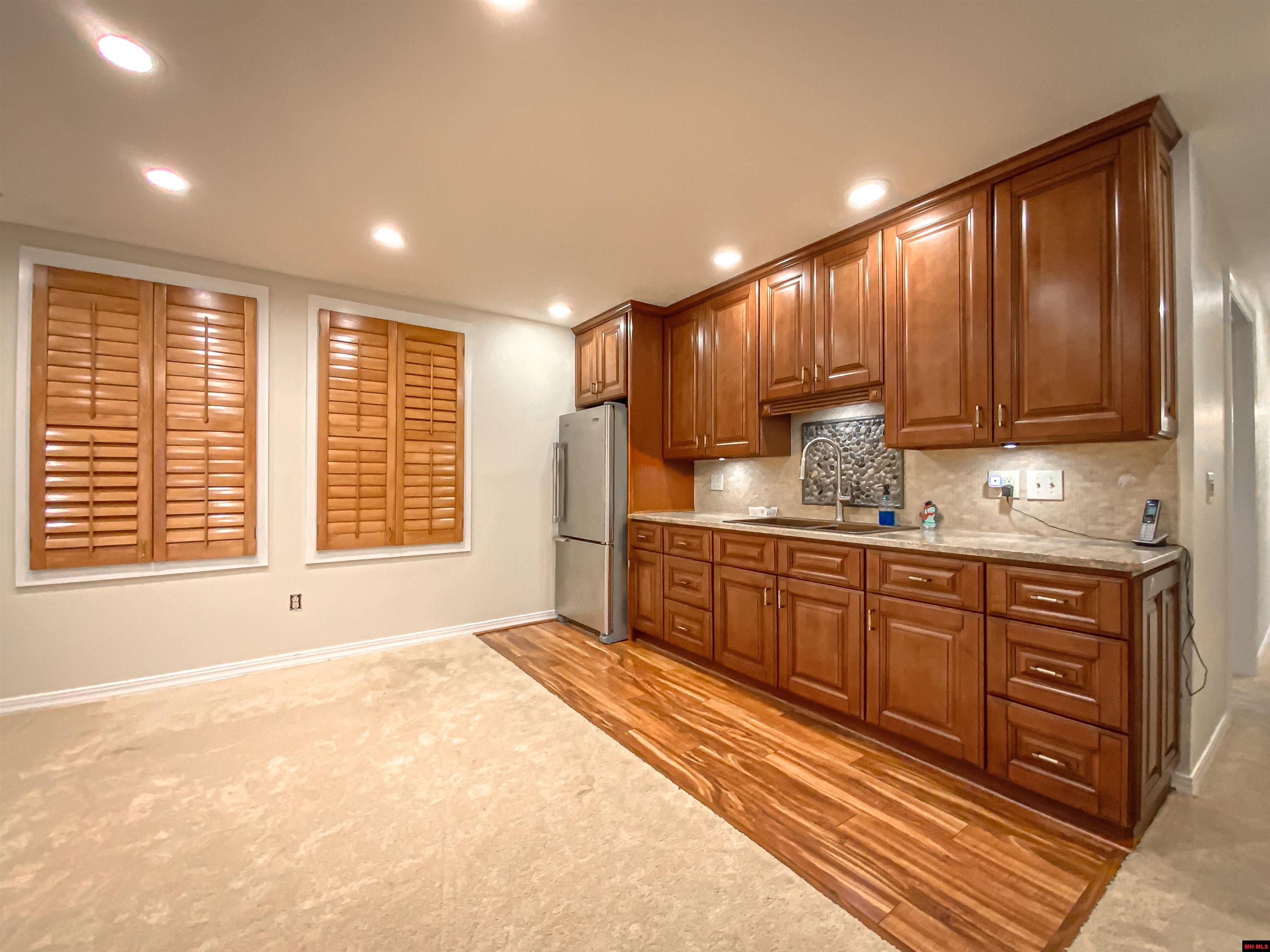 304 NORTHPOINTE DRIVE