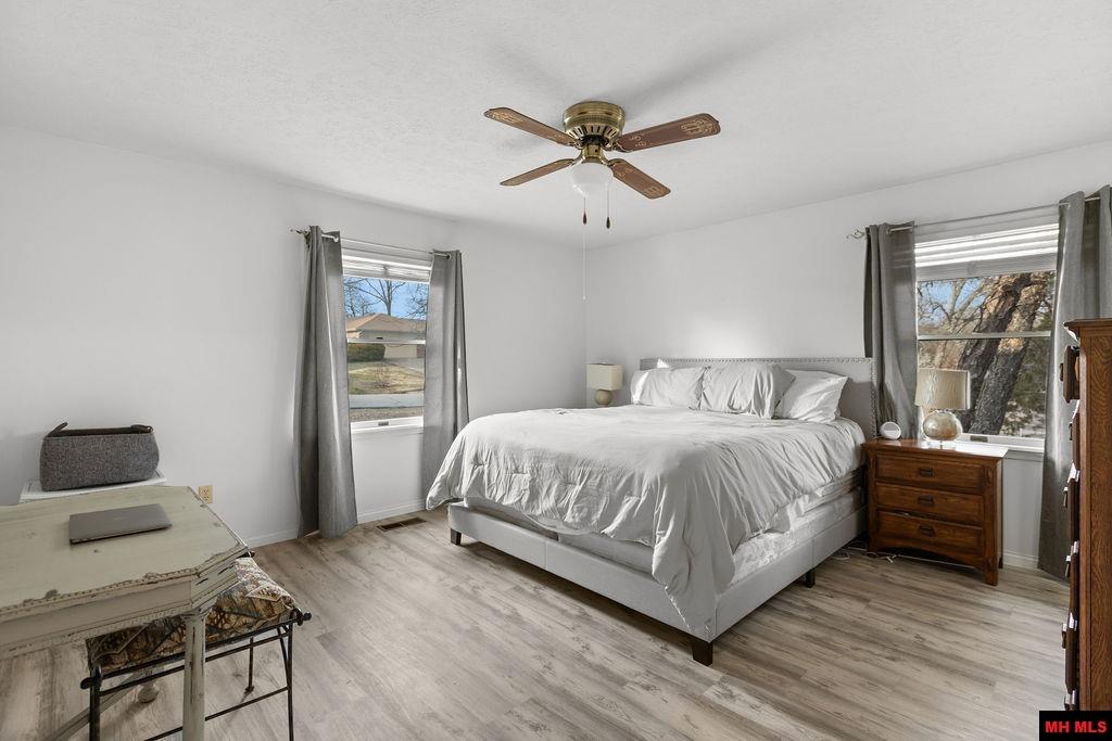 709 DOGLEG DRIVE