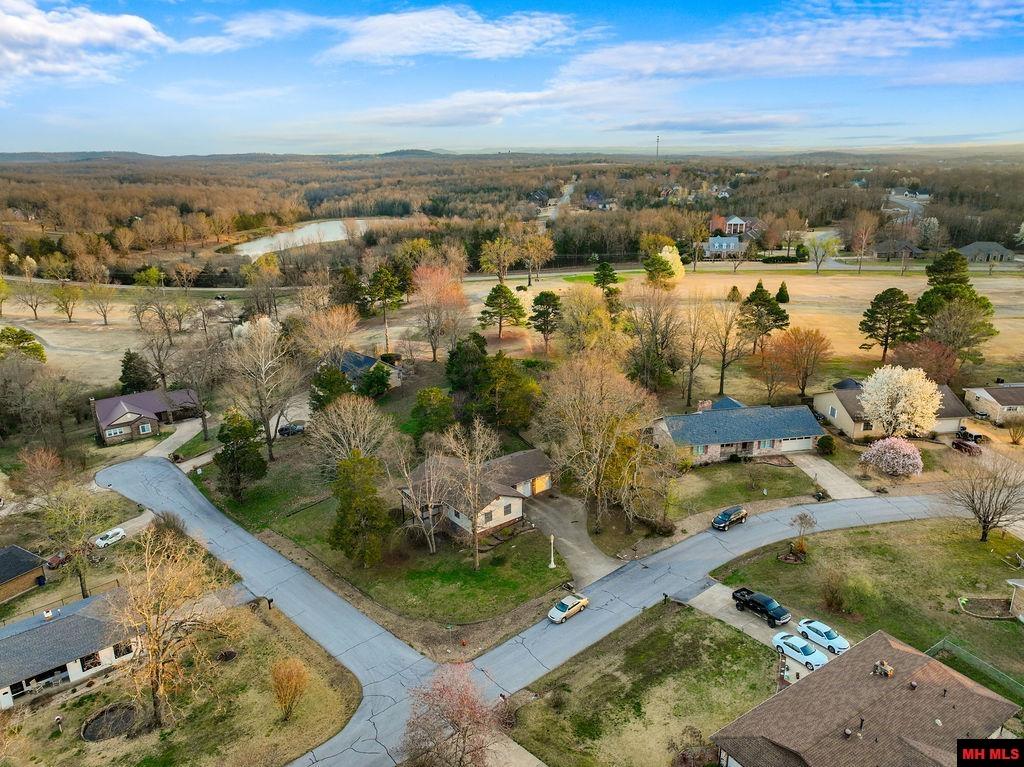 709 DOGLEG DRIVE