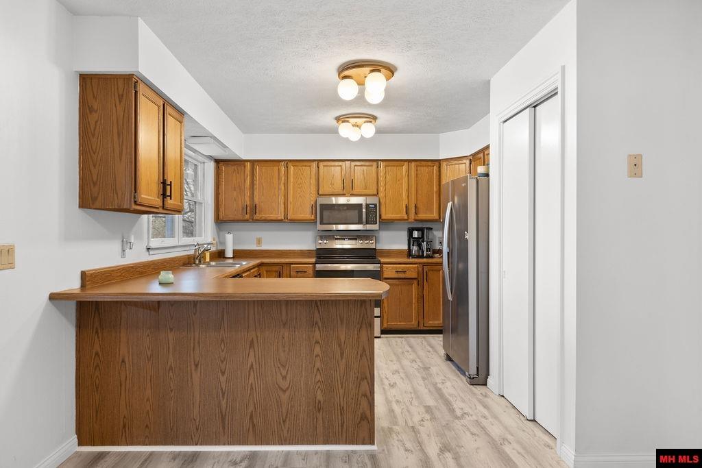 709 DOGLEG DRIVE