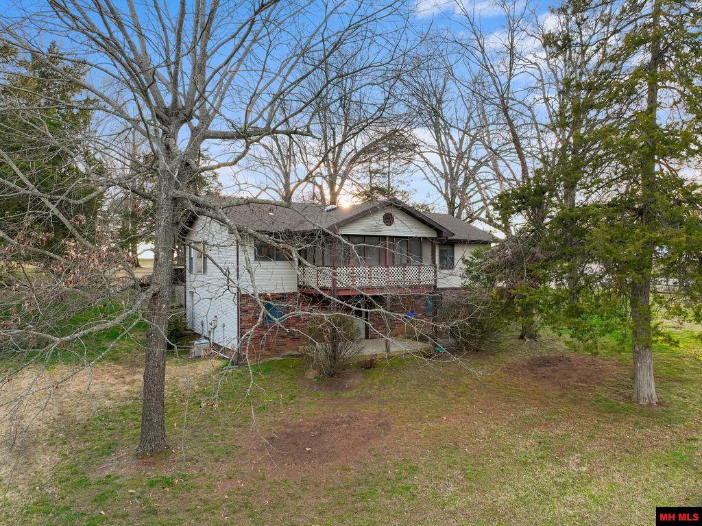 709 DOGLEG DRIVE