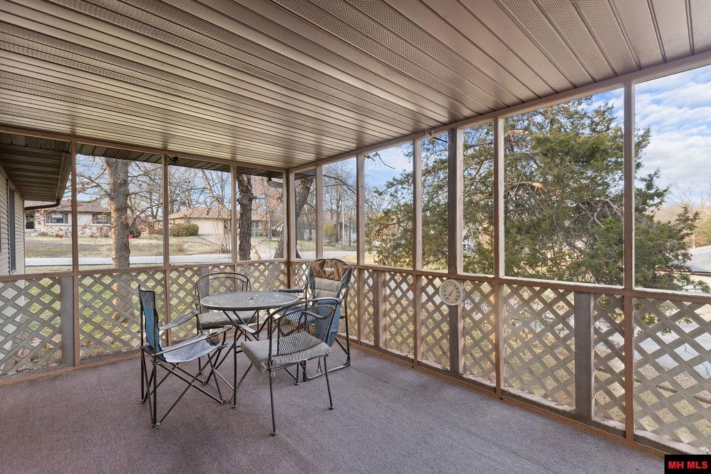 709 DOGLEG DRIVE