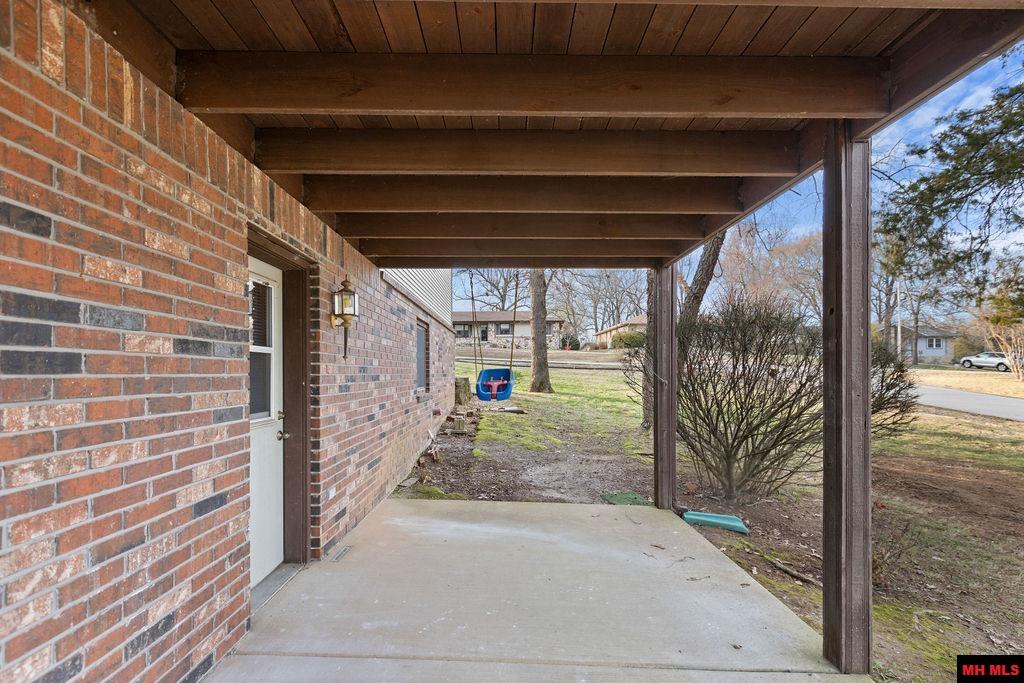 709 DOGLEG DRIVE