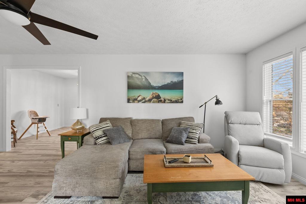 709 DOGLEG DRIVE