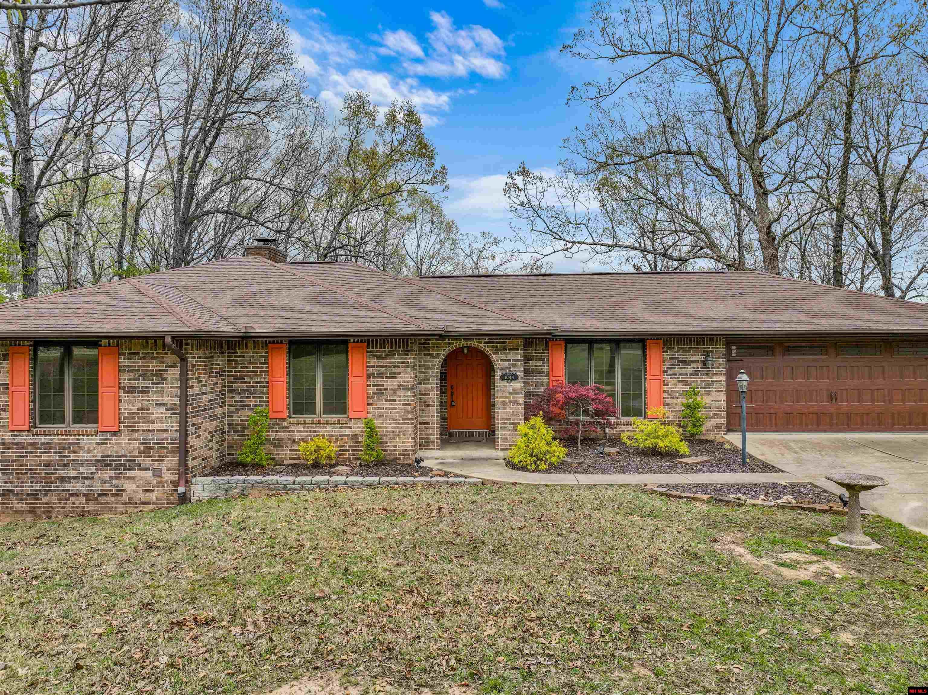 1044 BELLE COVE ROAD