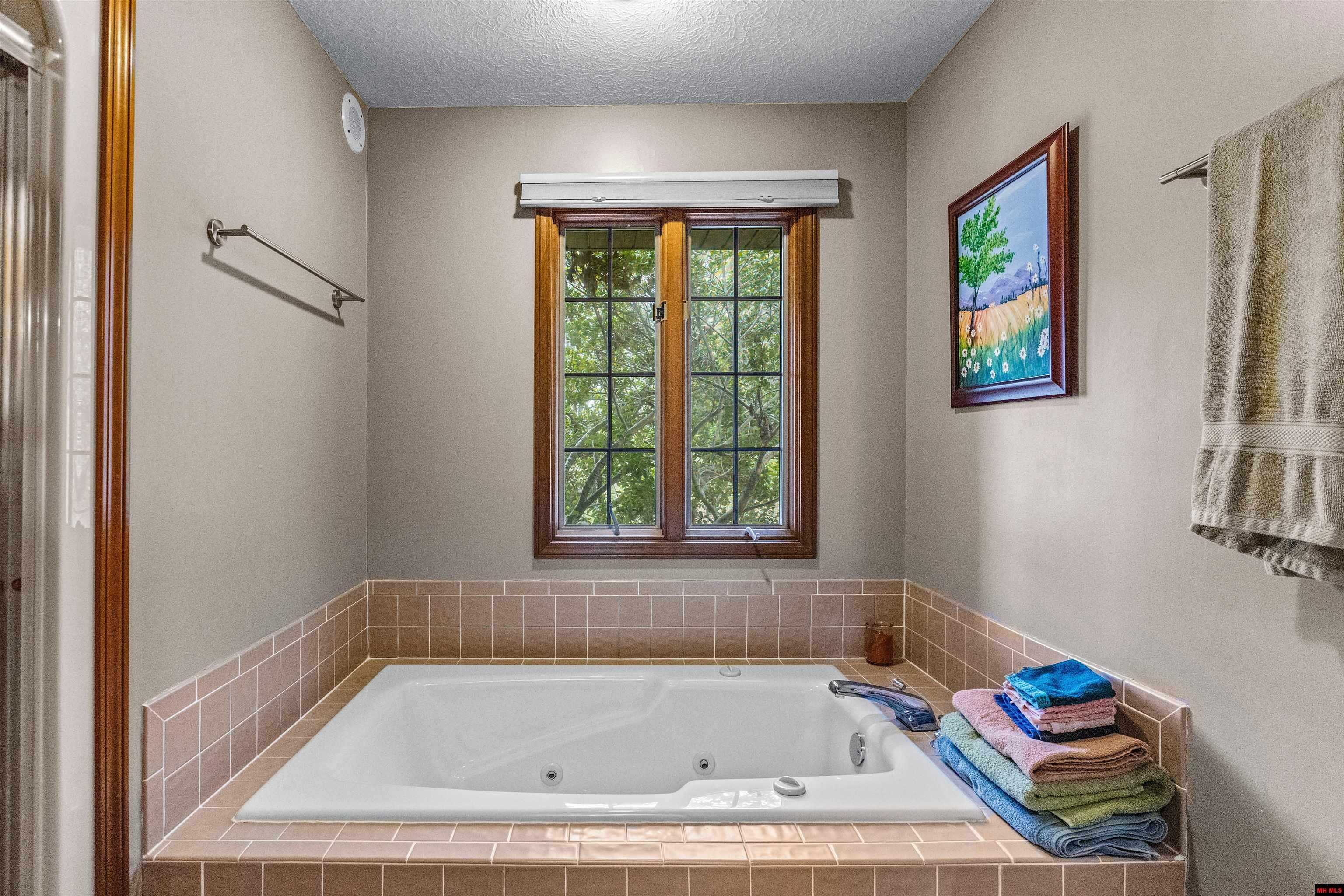 1044 BELLE COVE ROAD