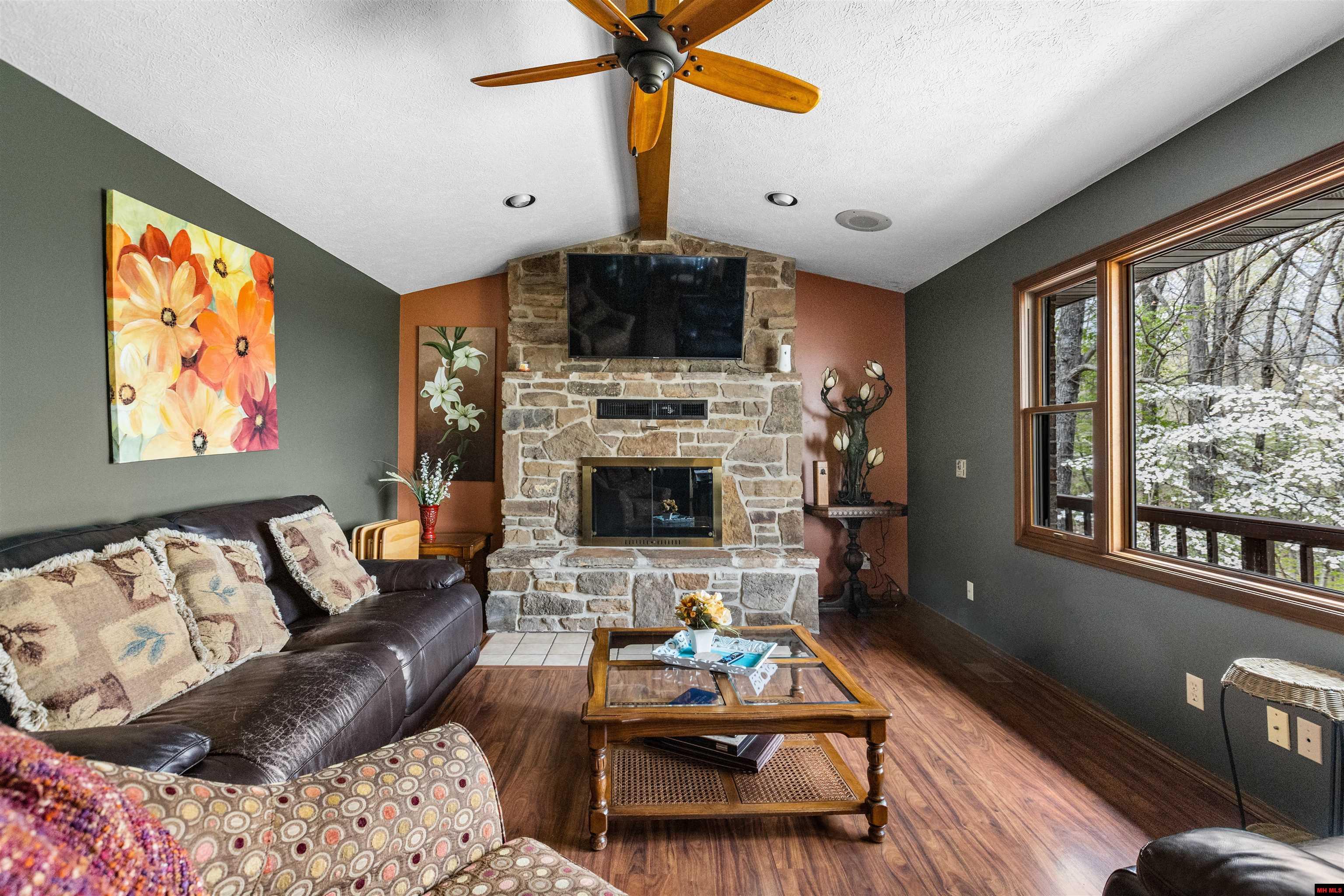 1044 BELLE COVE ROAD