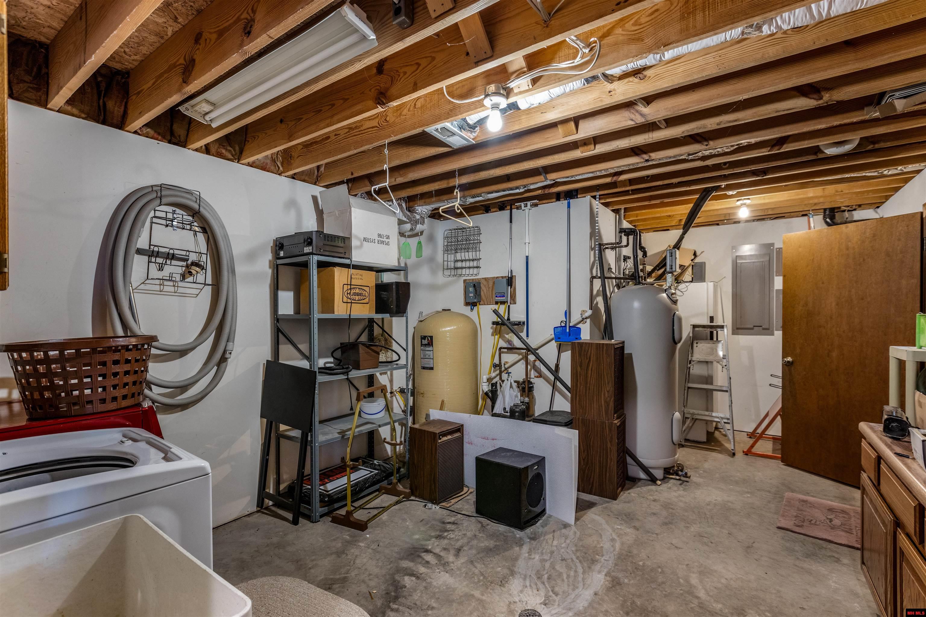 1044 BELLE COVE ROAD