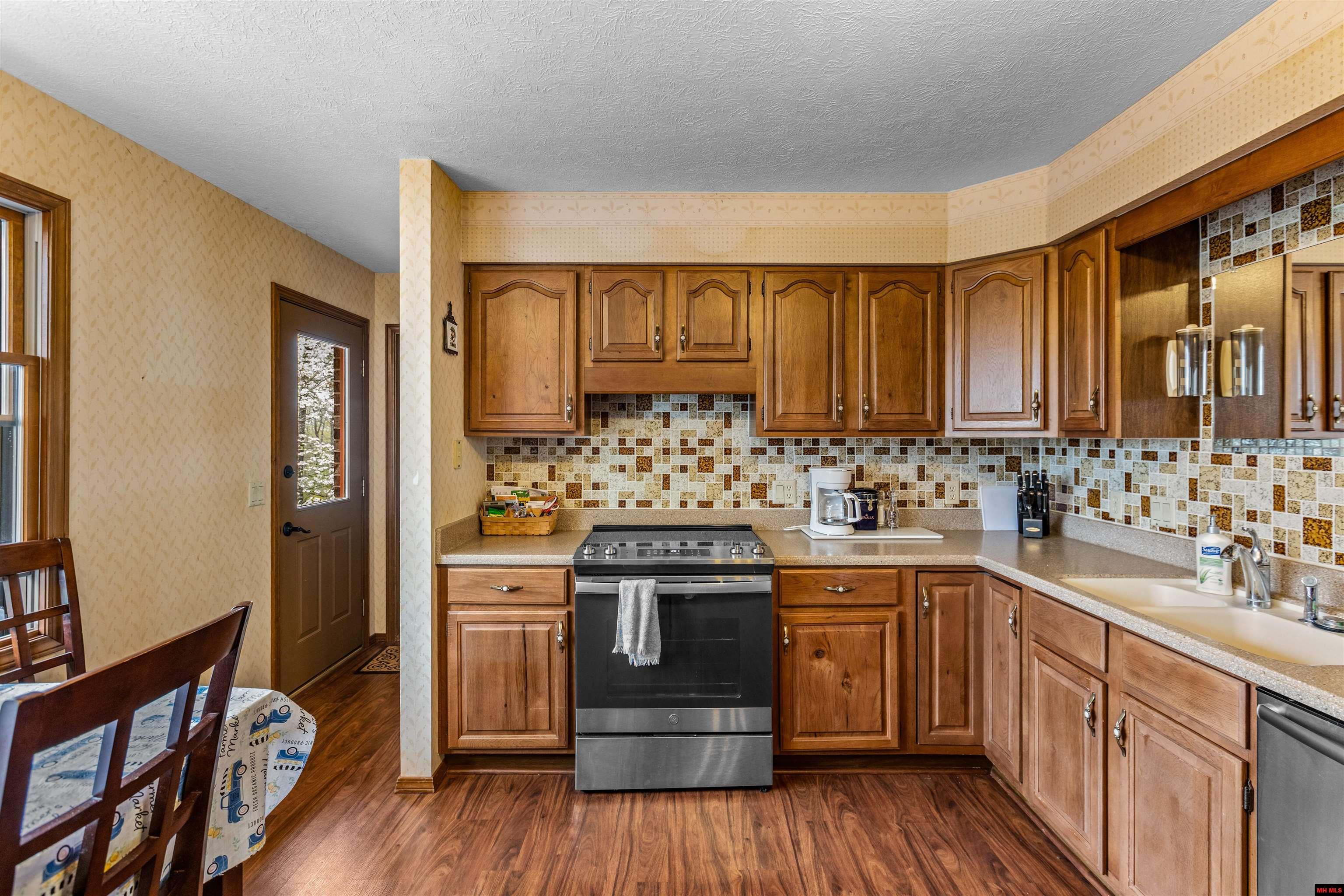 1044 BELLE COVE ROAD