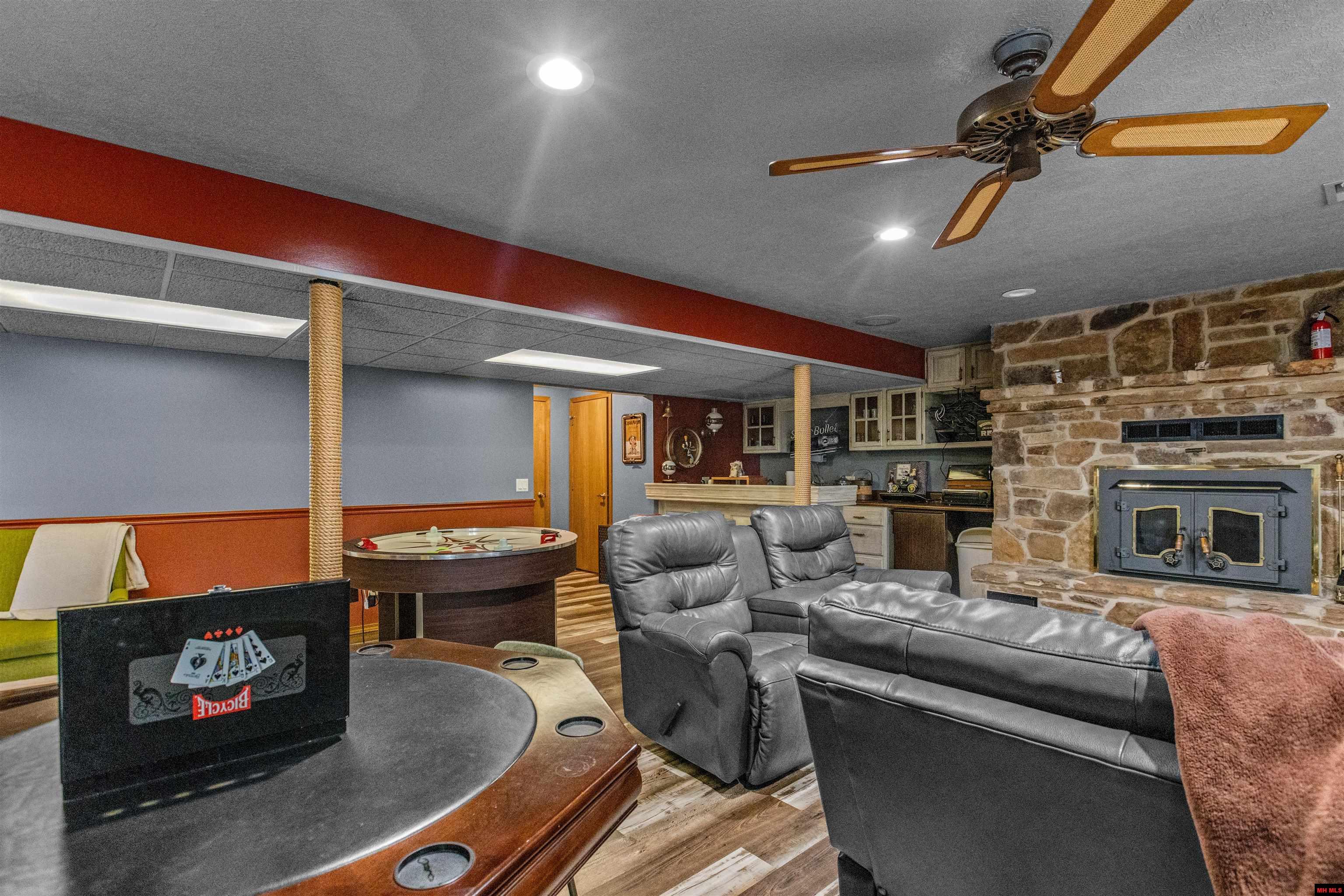 1044 BELLE COVE ROAD