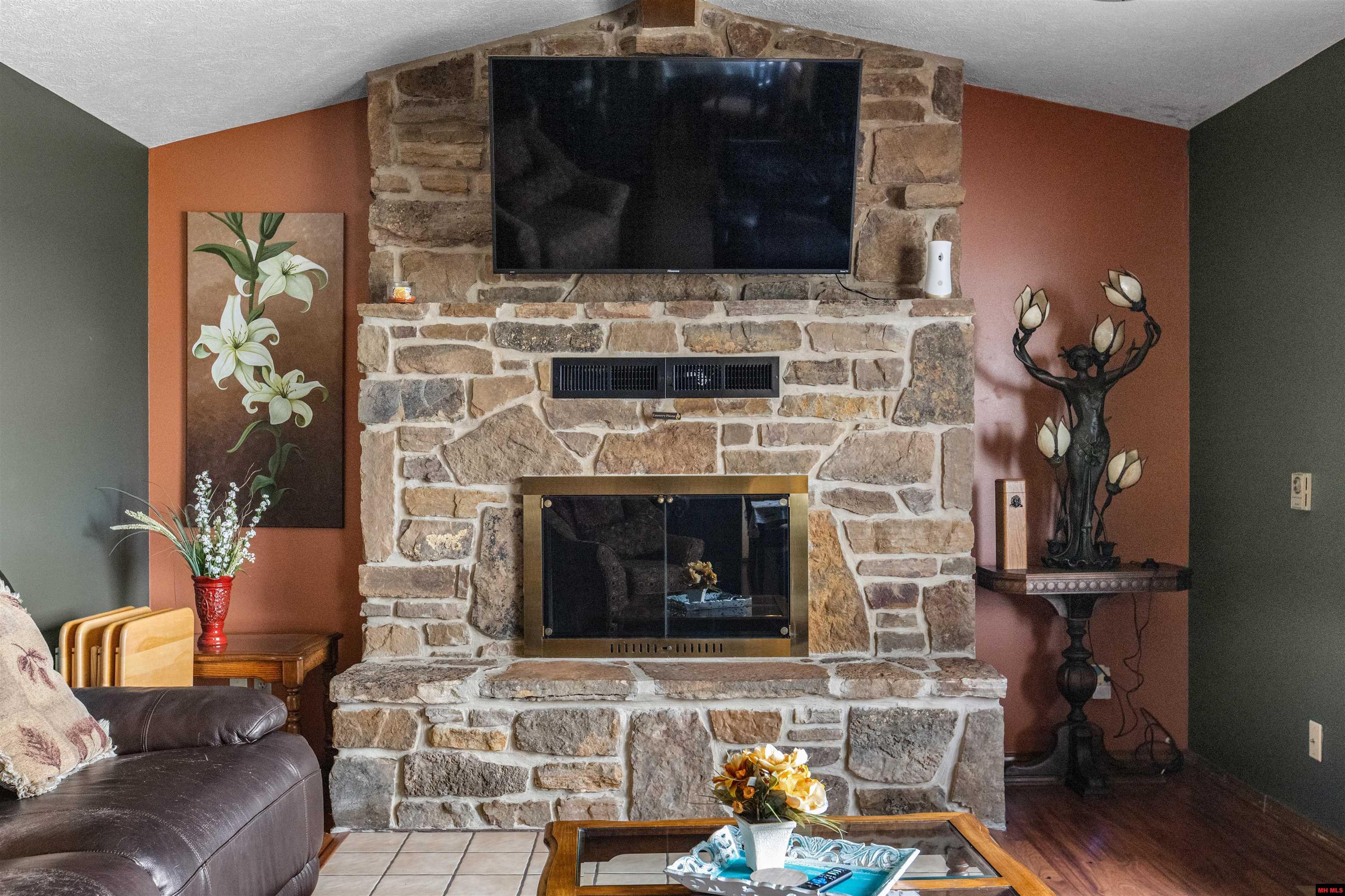 1044 BELLE COVE ROAD