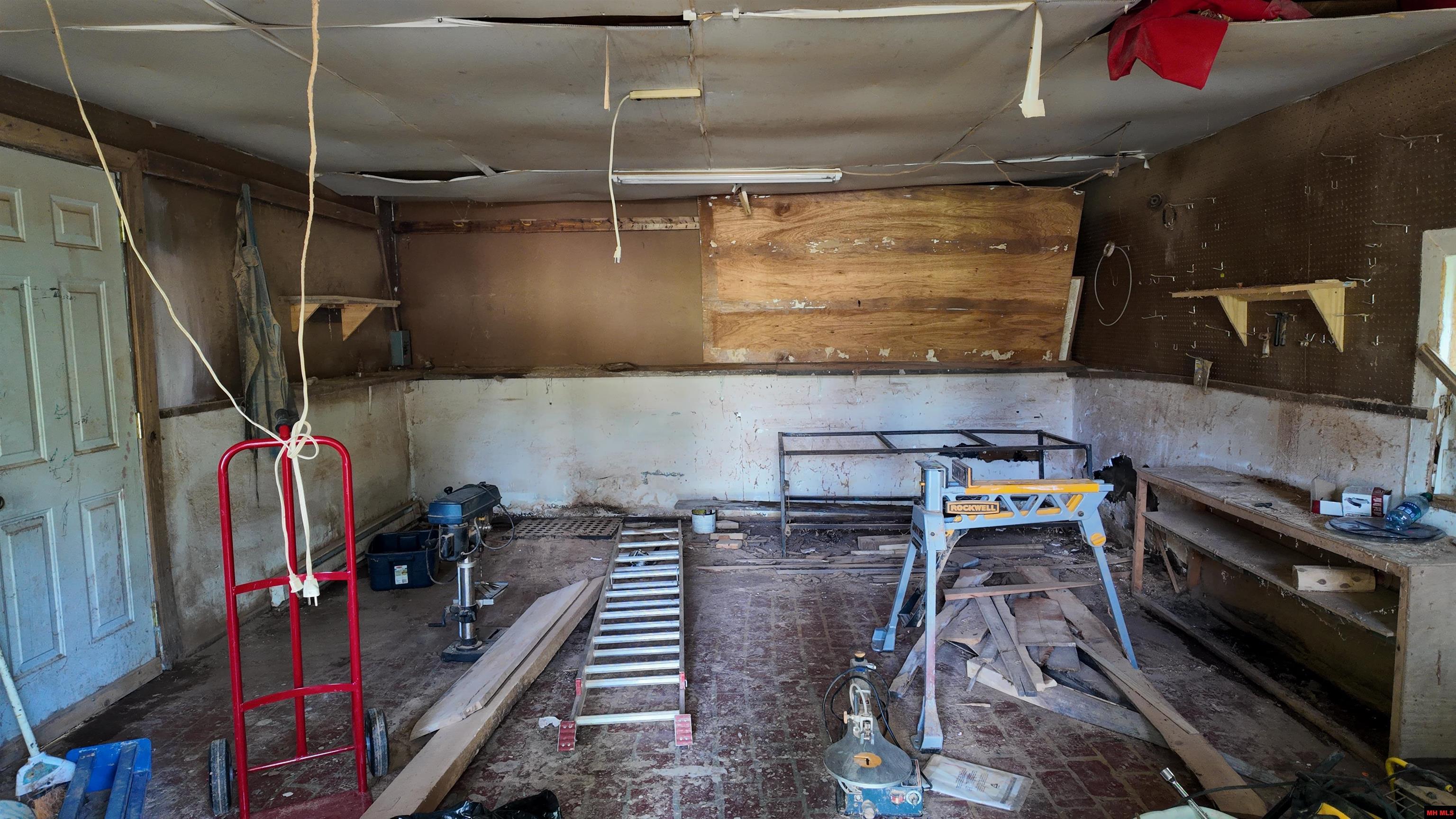 9689 HWY 62 EAST
