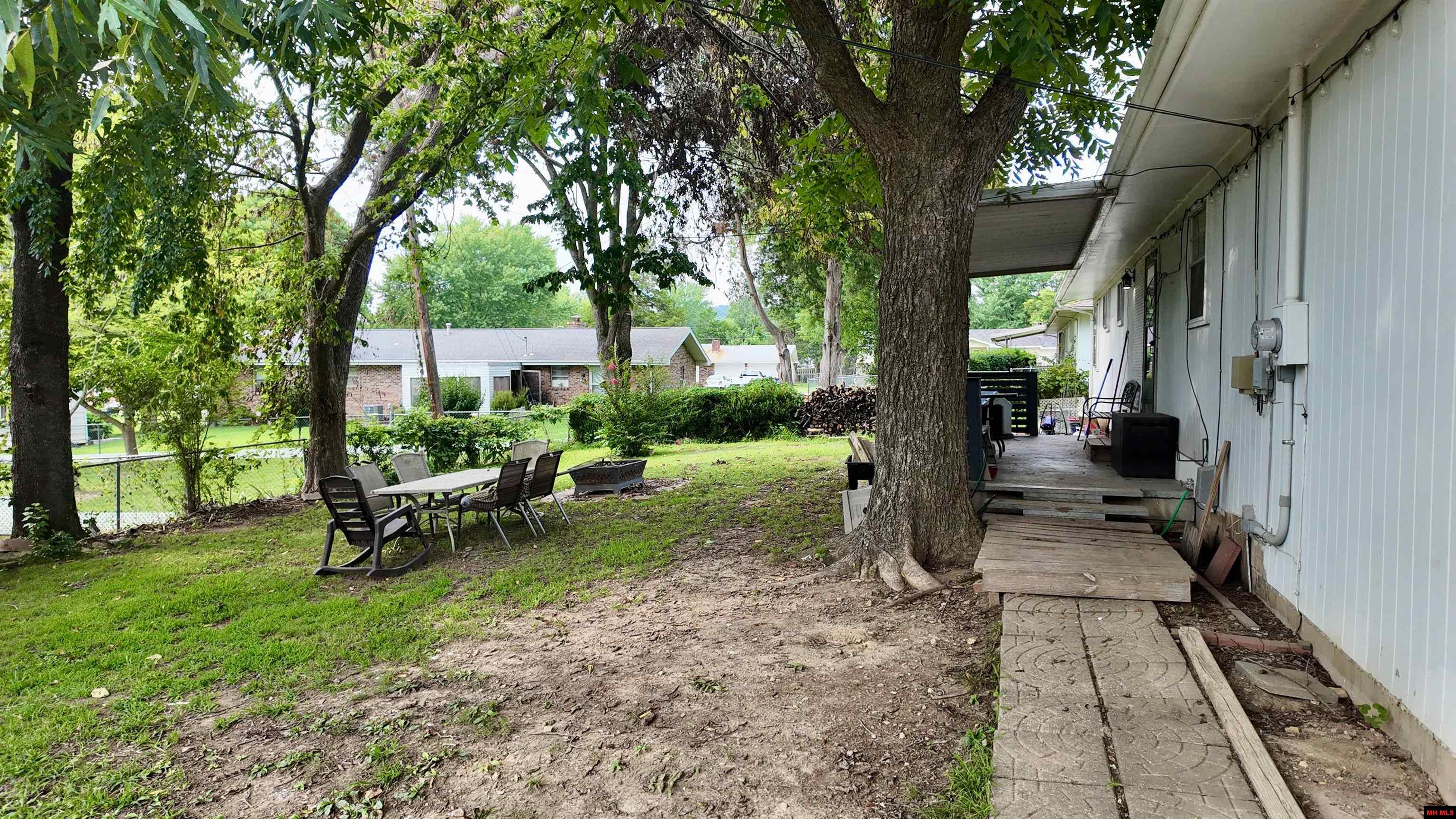211 REDBUD STREET