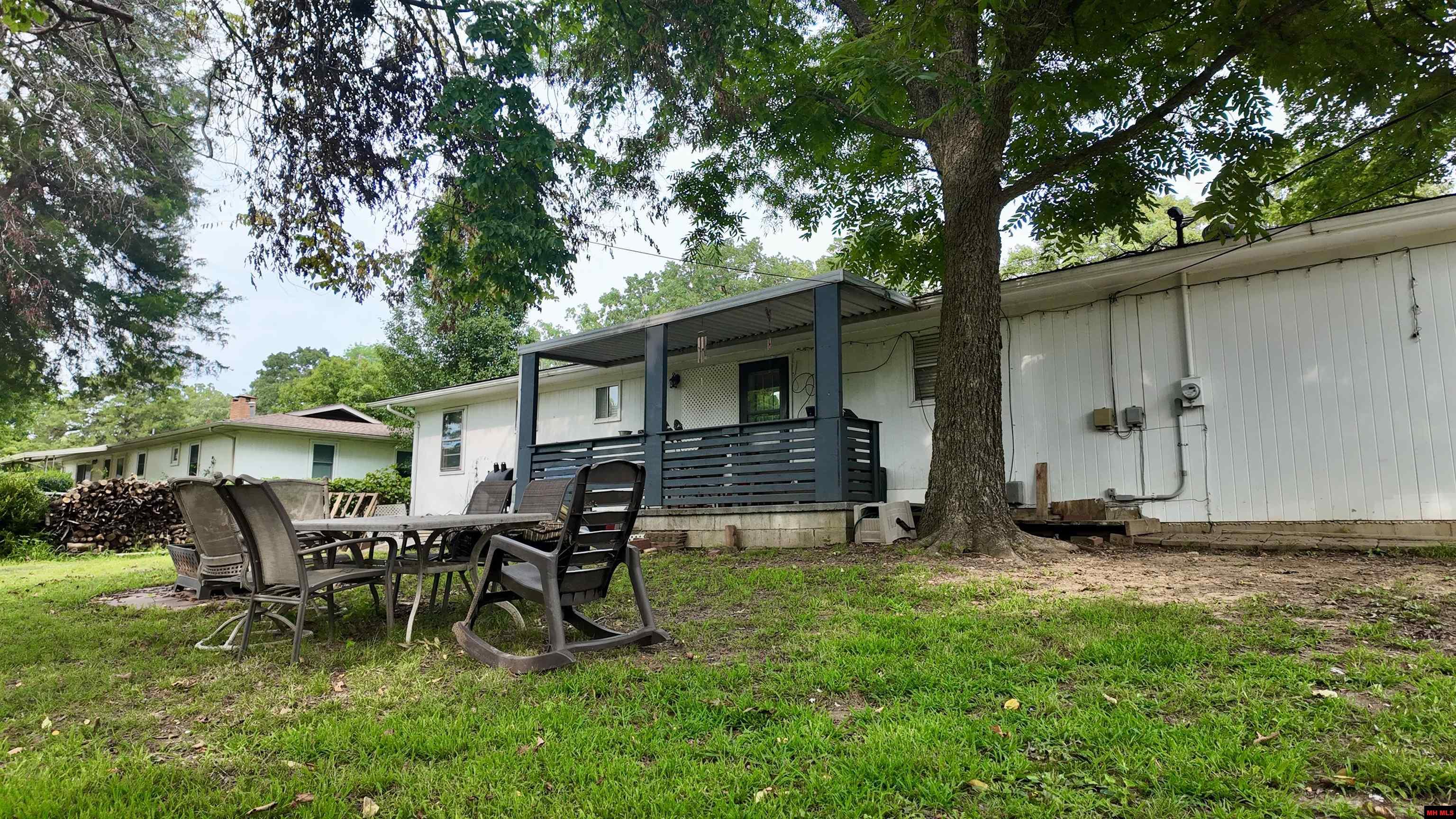 211 REDBUD STREET