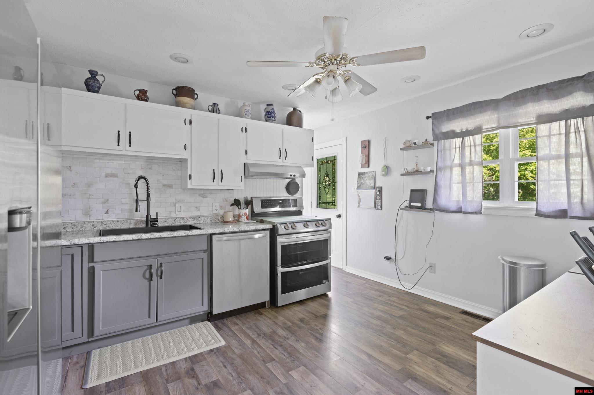 1111 LEONARD DRIVE