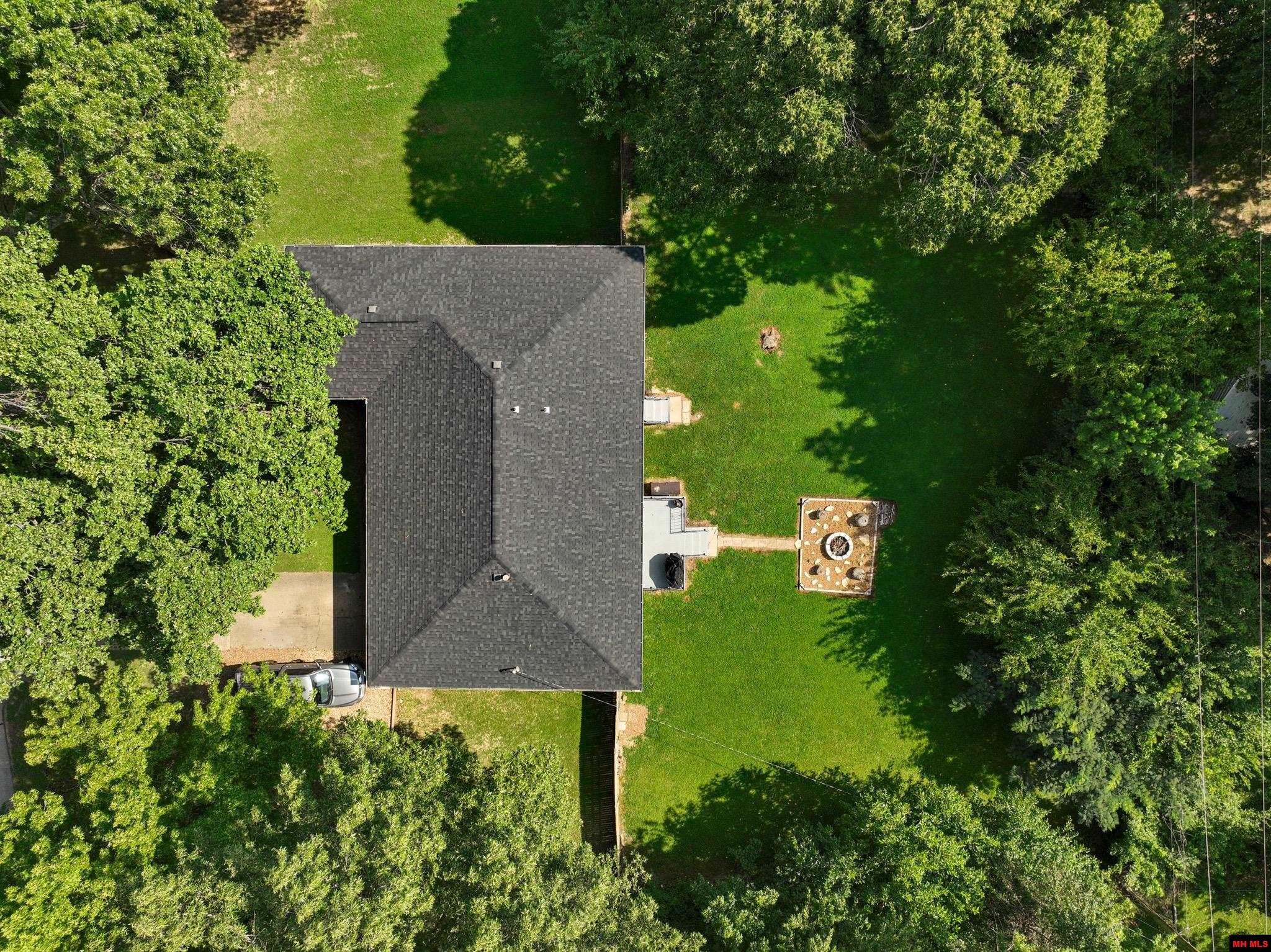 1111 LEONARD DRIVE