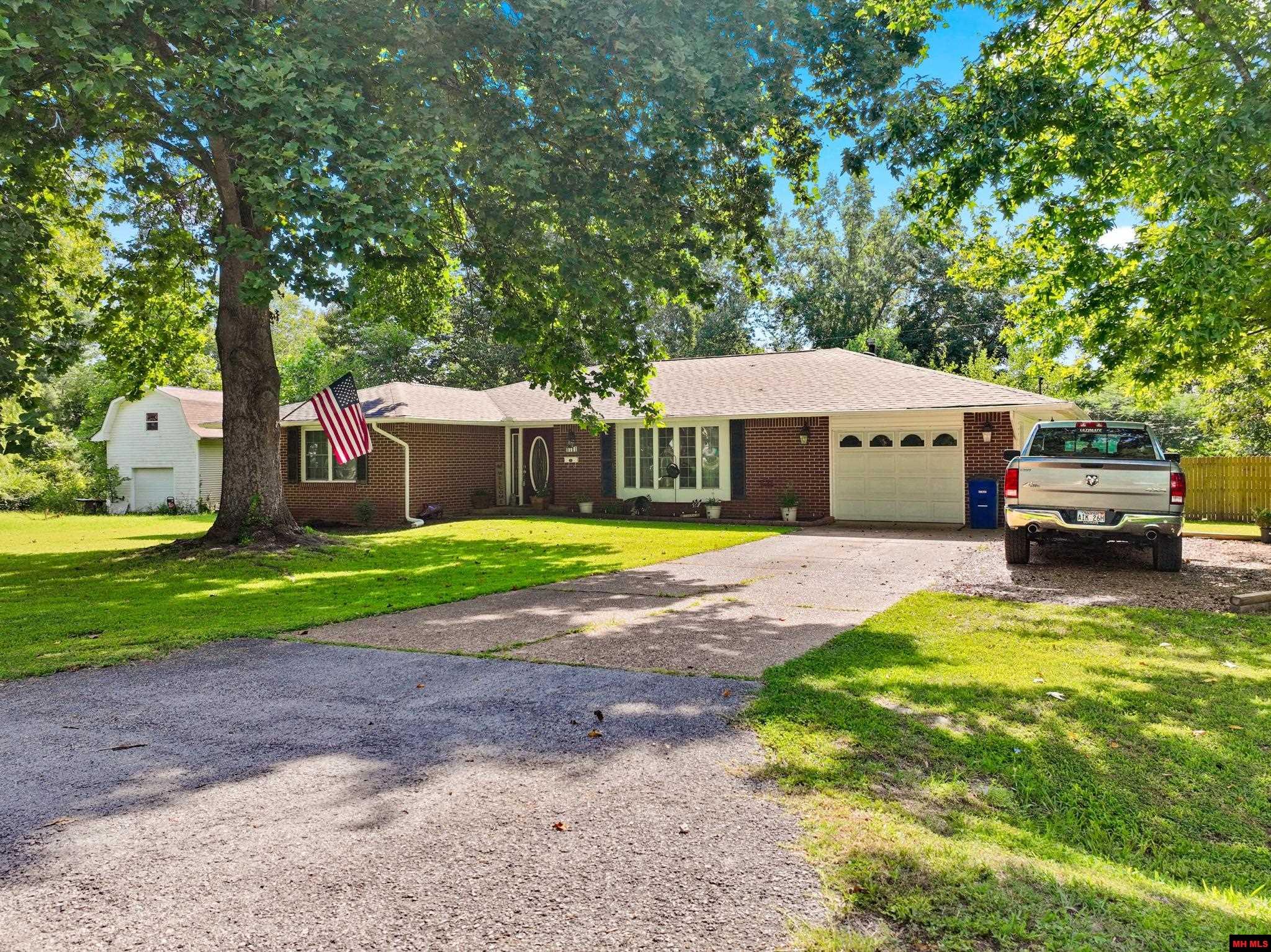 1111 LEONARD DRIVE