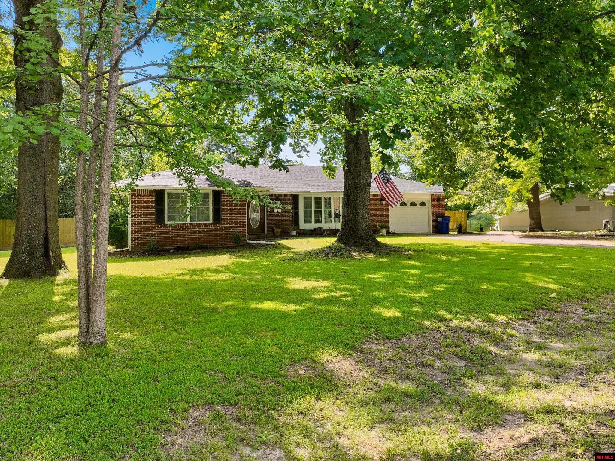 1111 LEONARD DRIVE