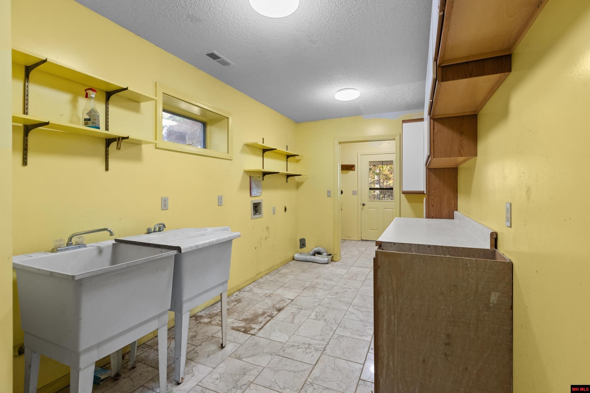 619 ROCKY RIDGE ROAD
