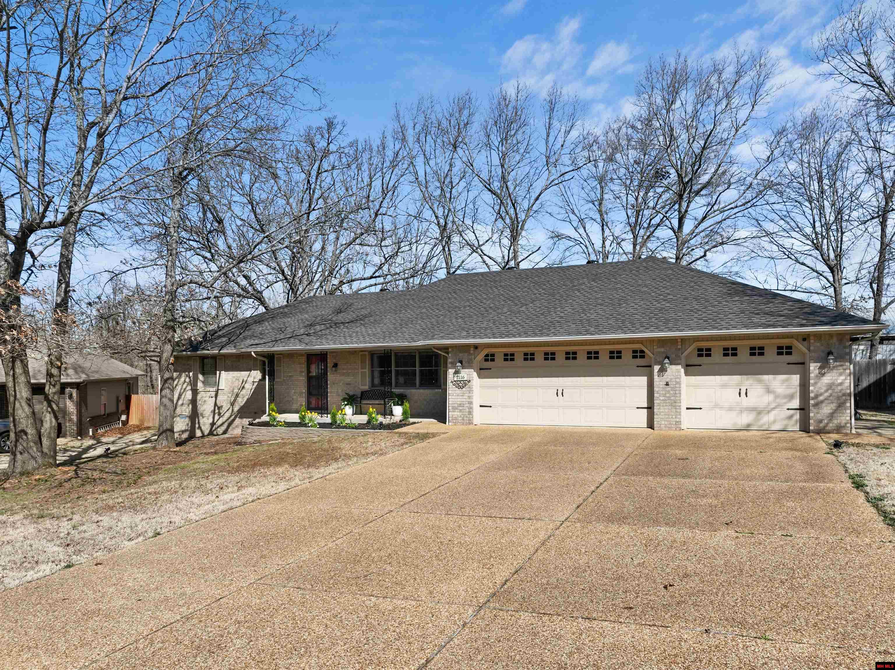 2116 NORWOOD DRIVE