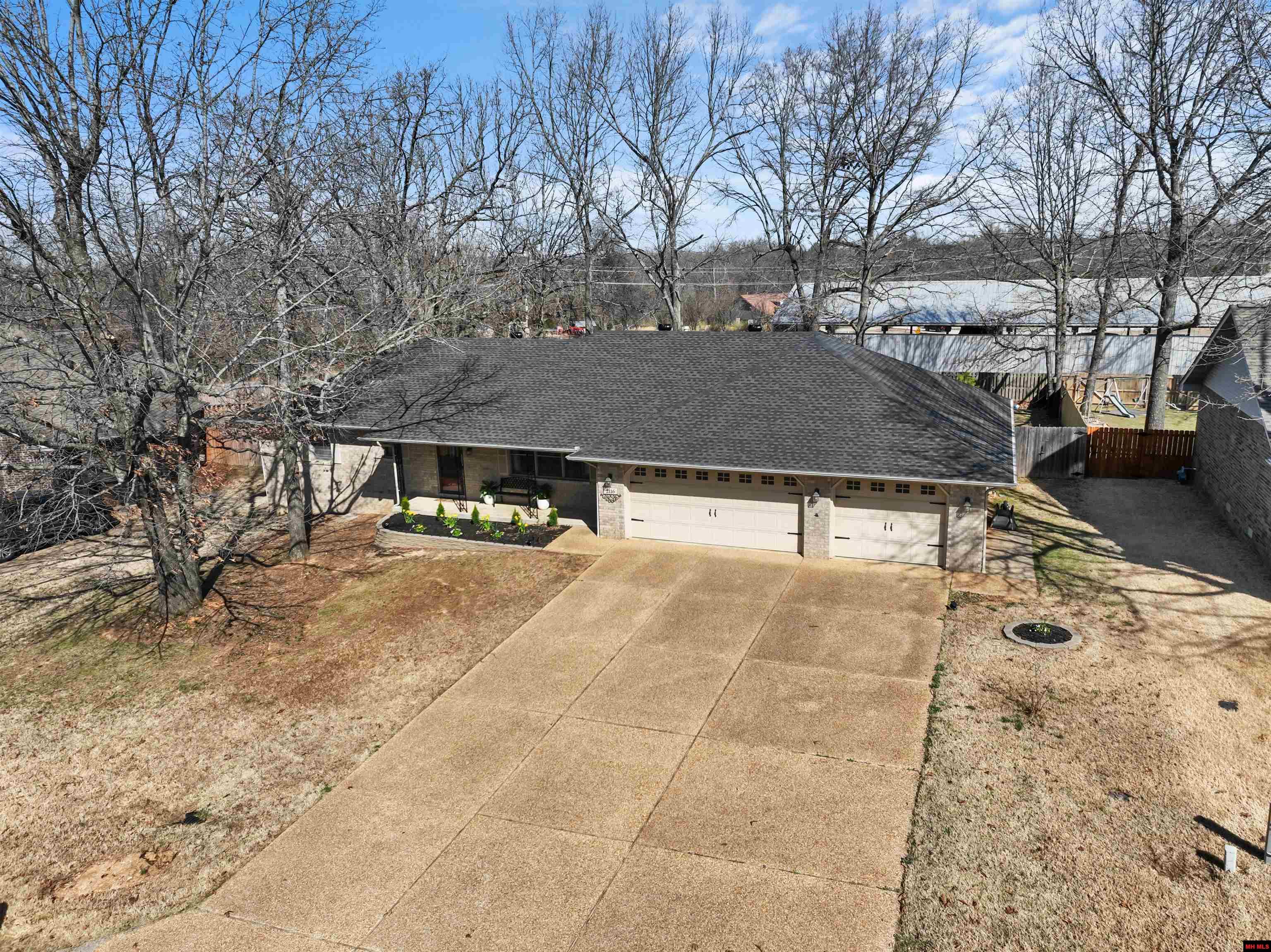2116 NORWOOD DRIVE