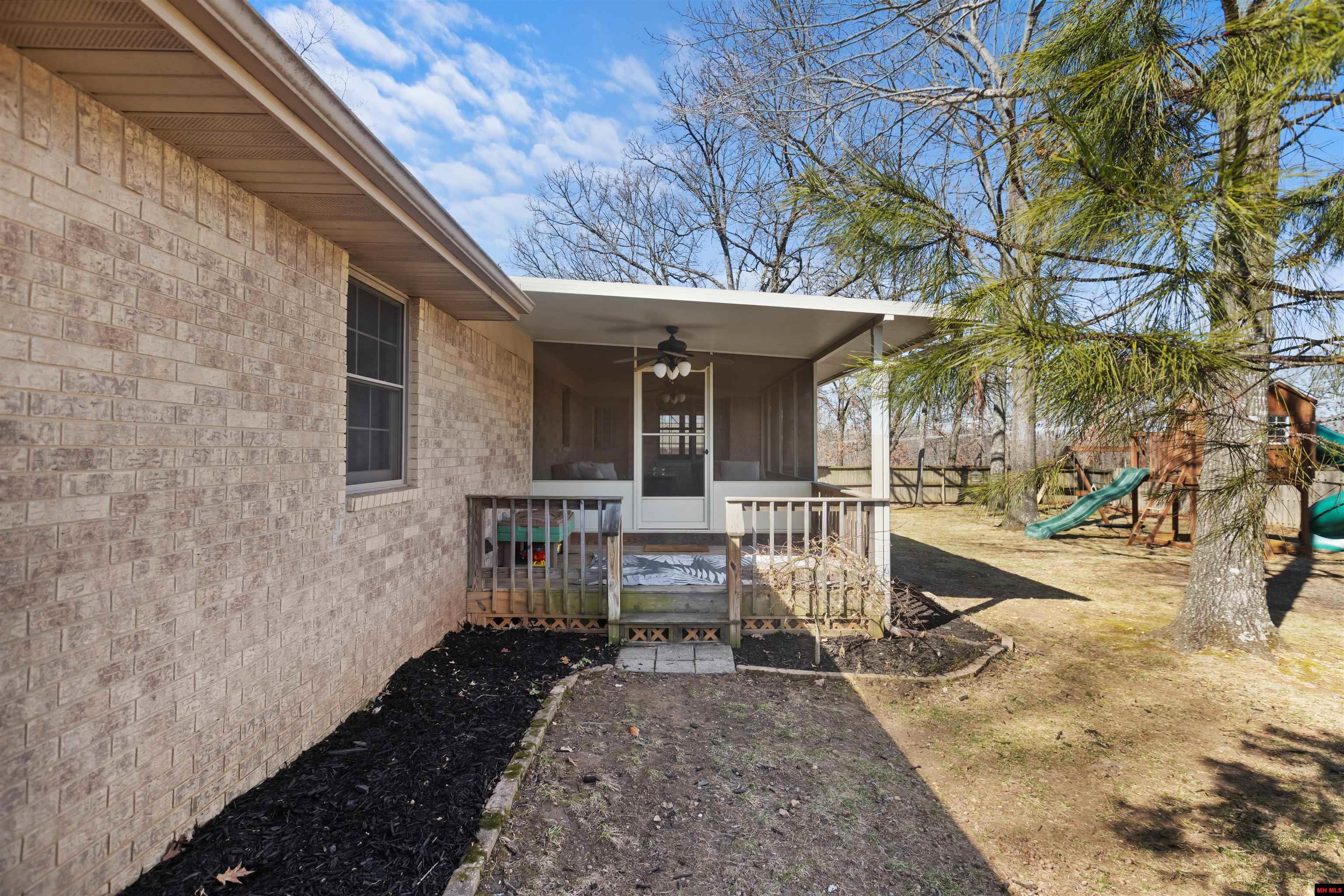 2116 NORWOOD DRIVE