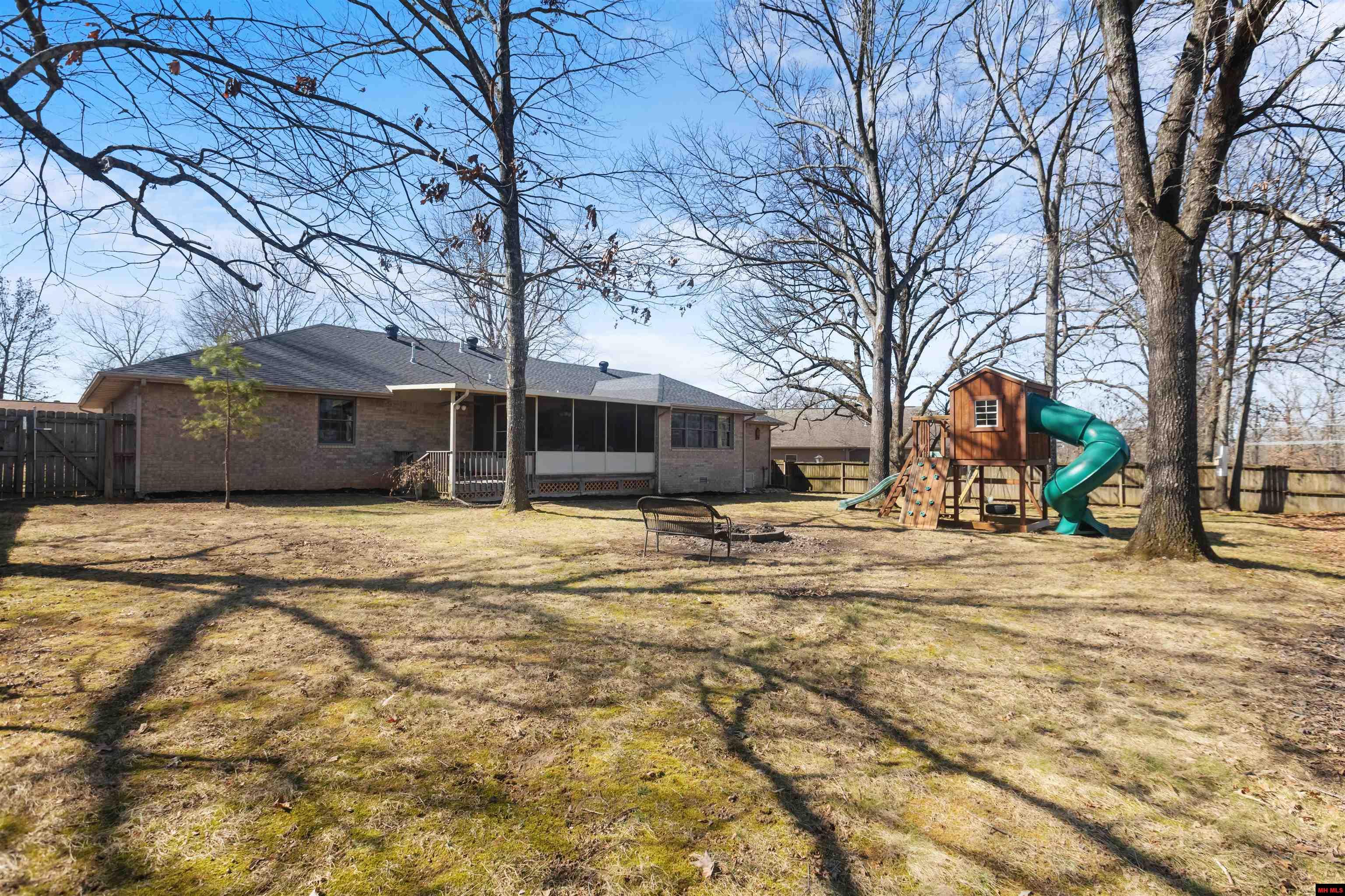 2116 NORWOOD DRIVE