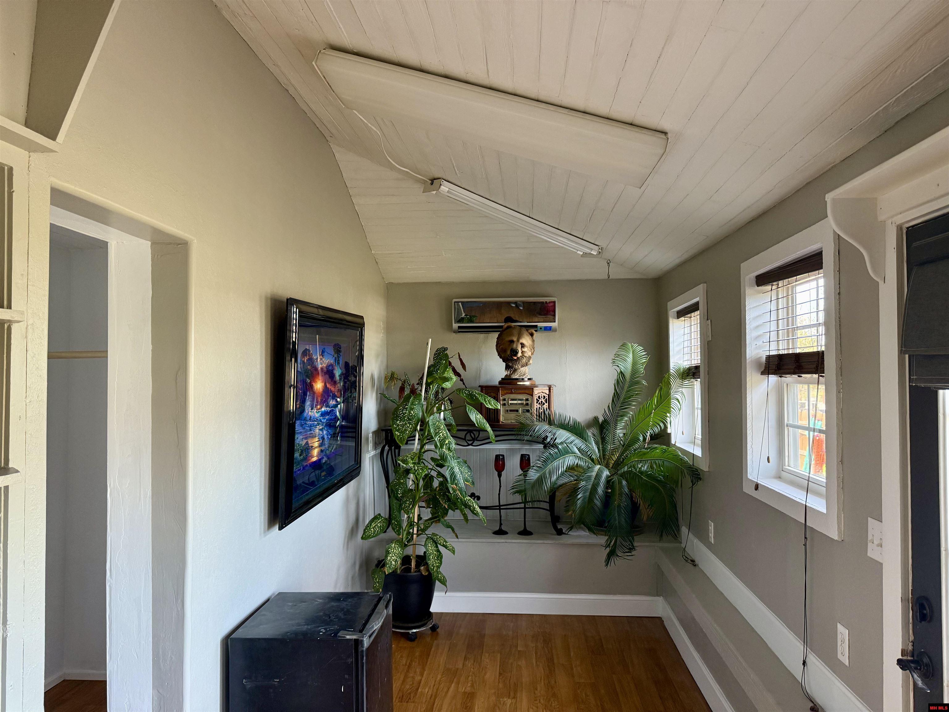 107 HICKORY STREET