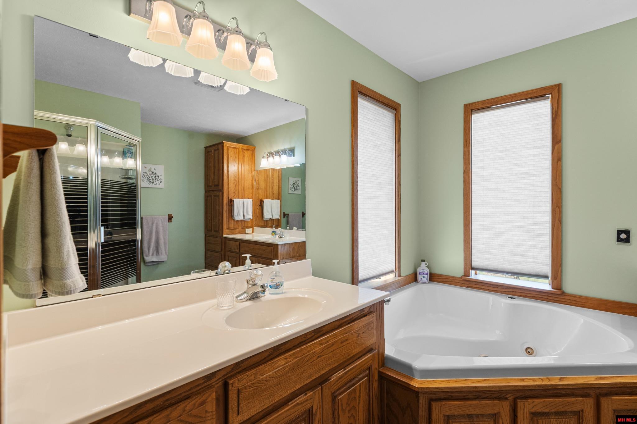 144 NORTHPOINTE DRIVE