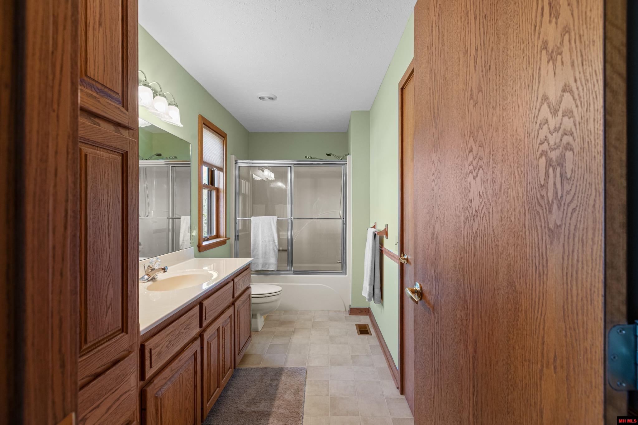 144 NORTHPOINTE DRIVE