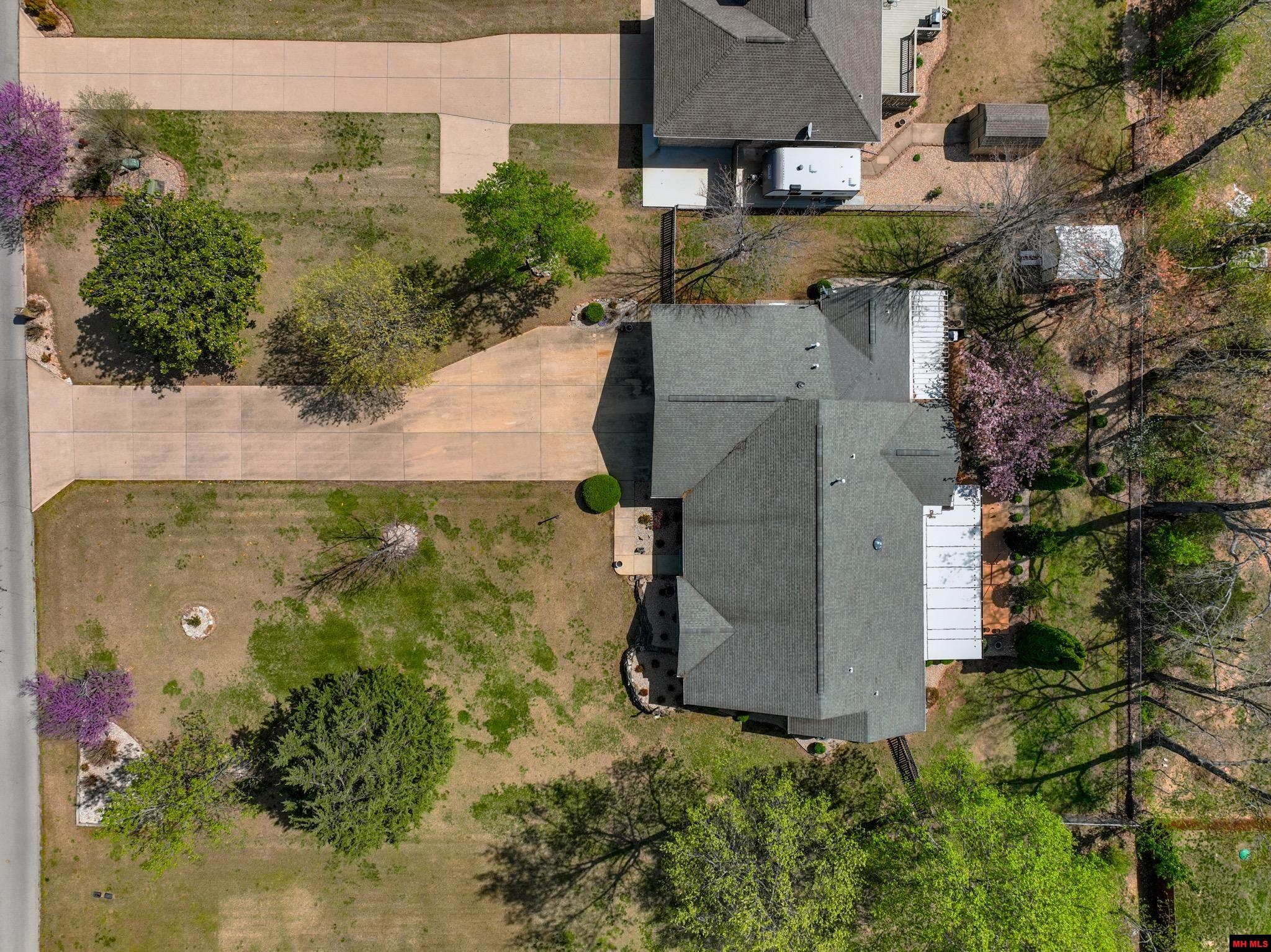 144 NORTHPOINTE DRIVE