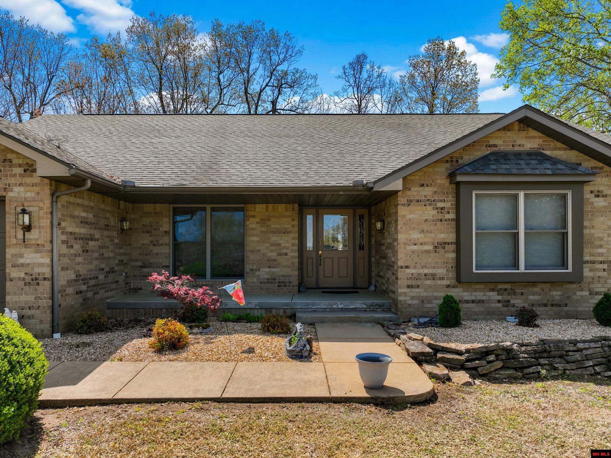 144 NORTHPOINTE DRIVE