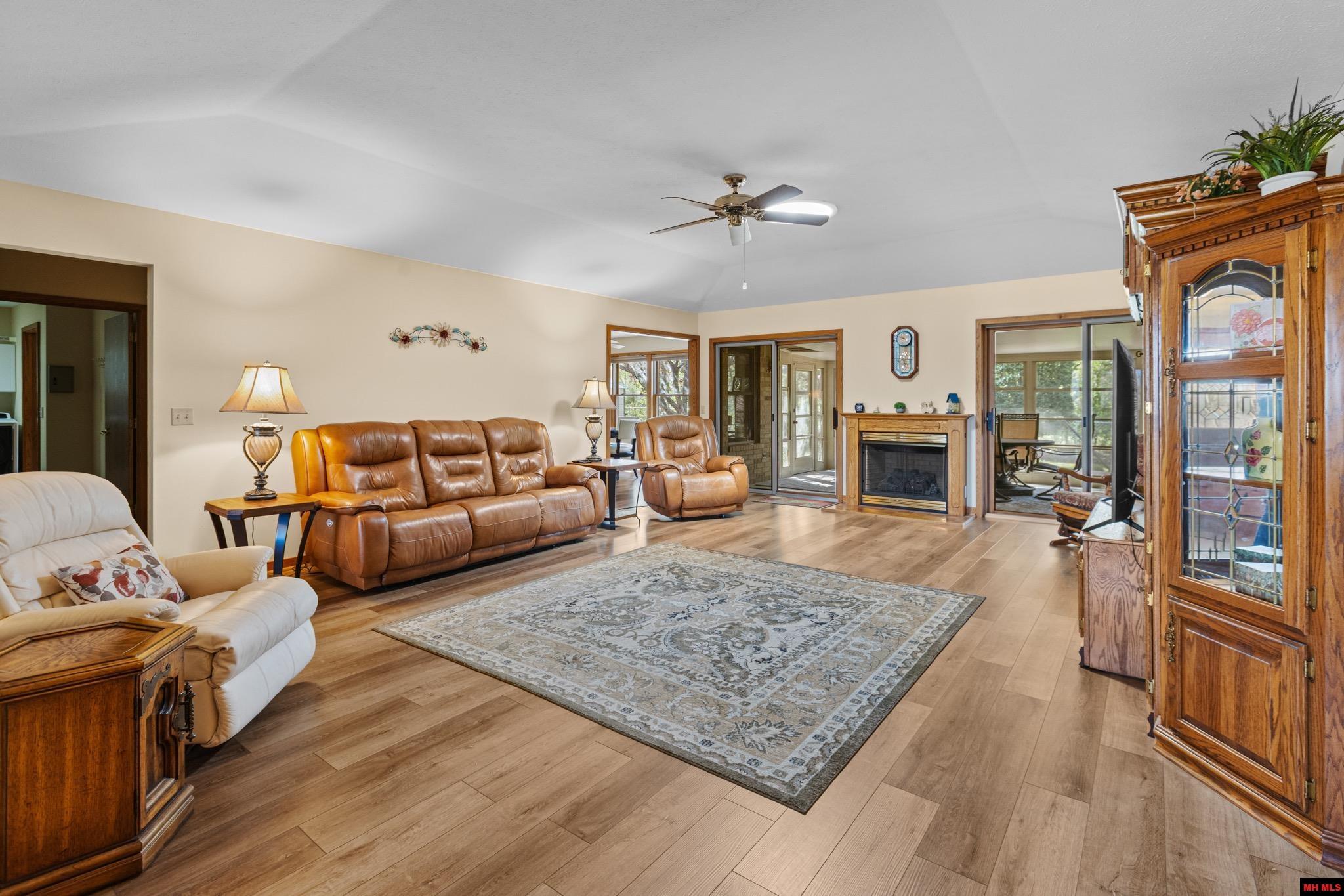 144 NORTHPOINTE DRIVE