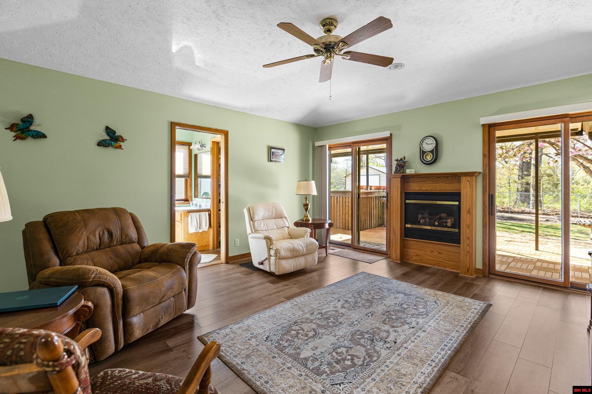 144 NORTHPOINTE DRIVE