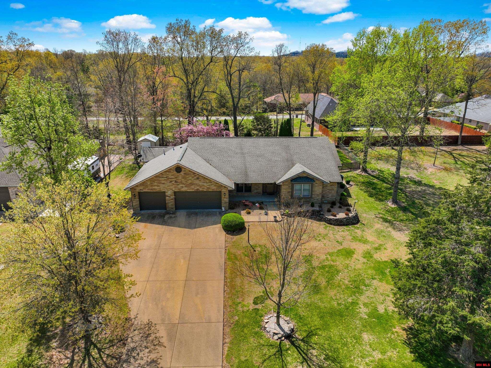 144 NORTHPOINTE DRIVE