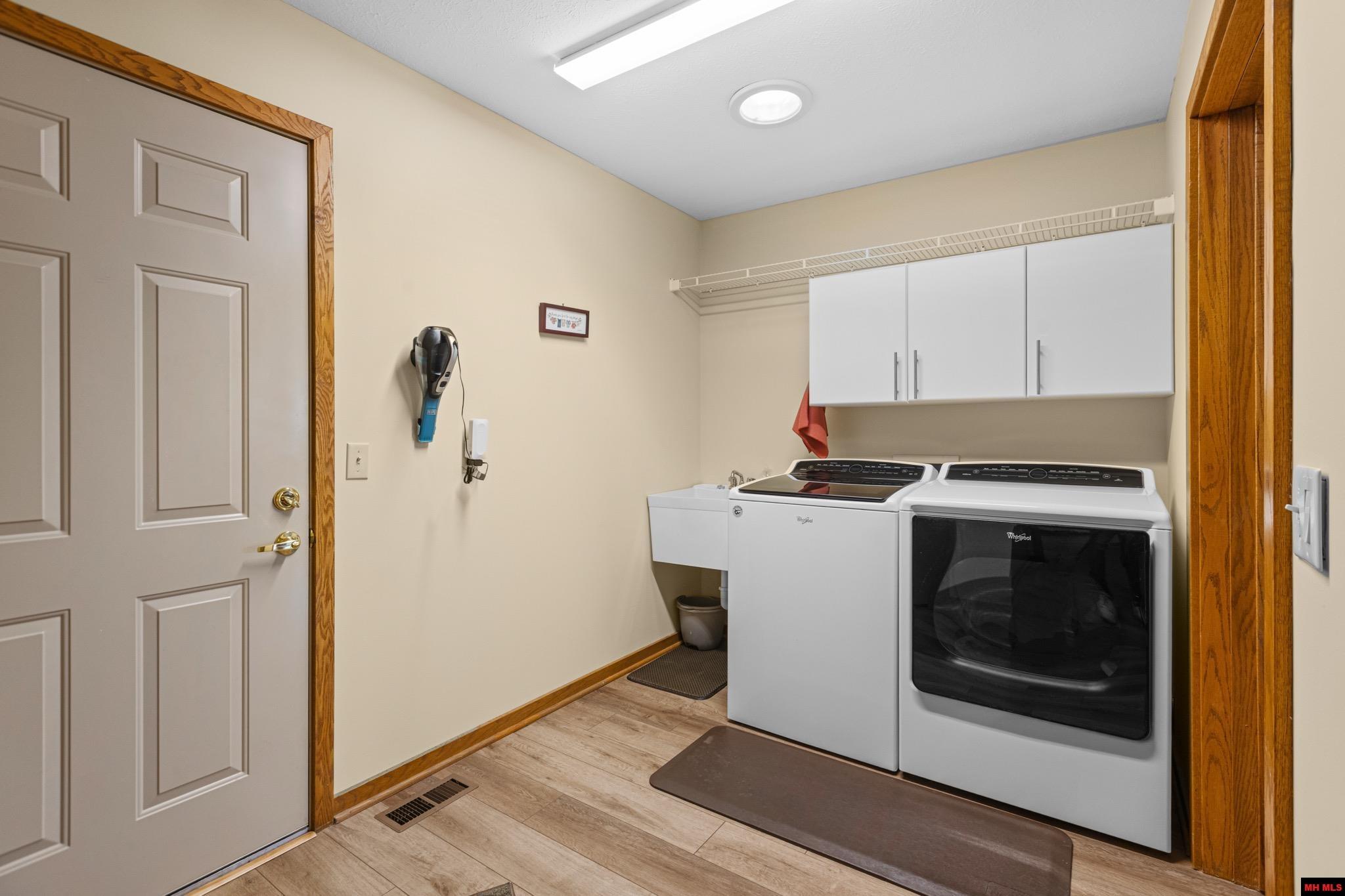 144 NORTHPOINTE DRIVE