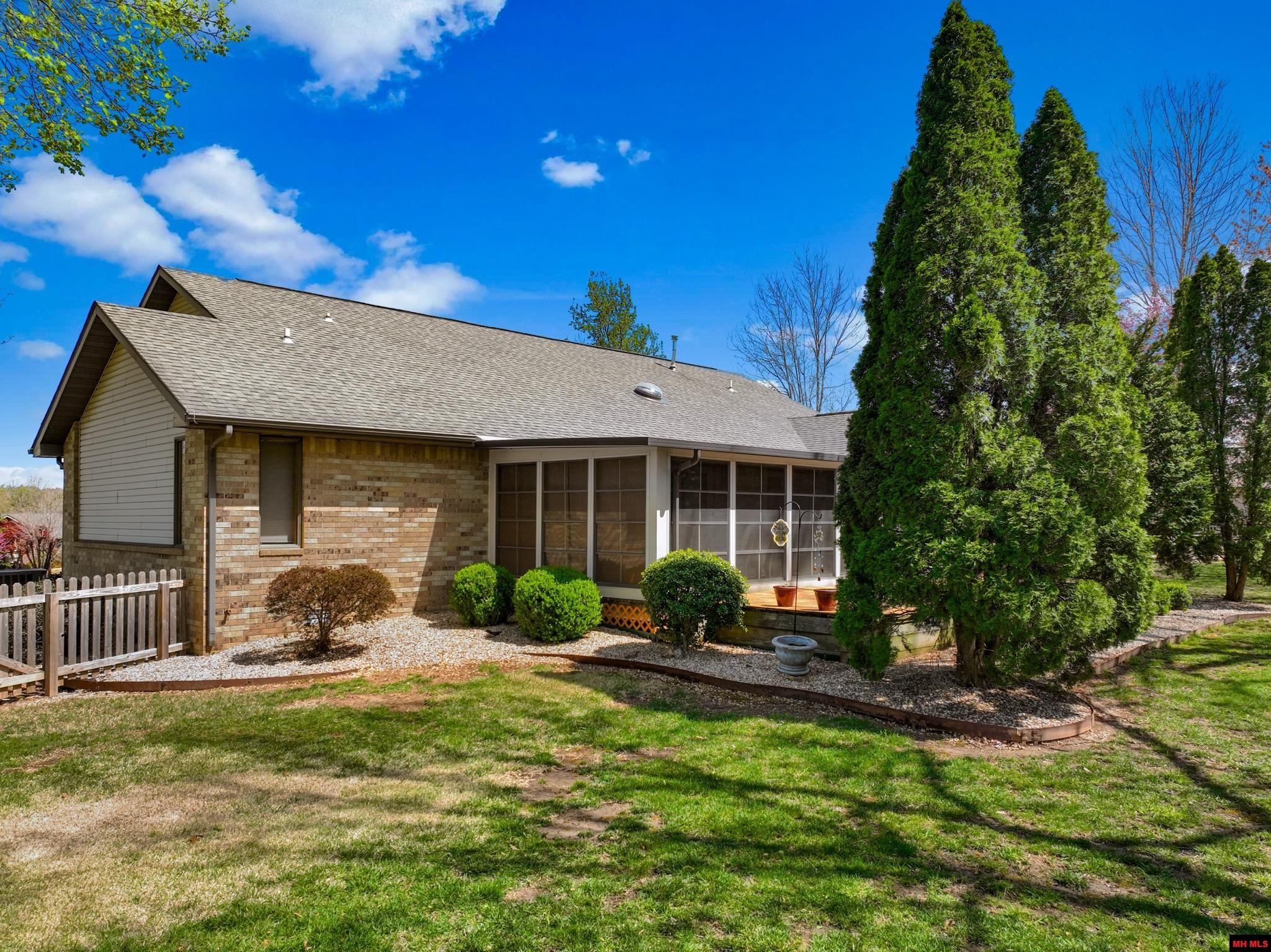 144 NORTHPOINTE DRIVE