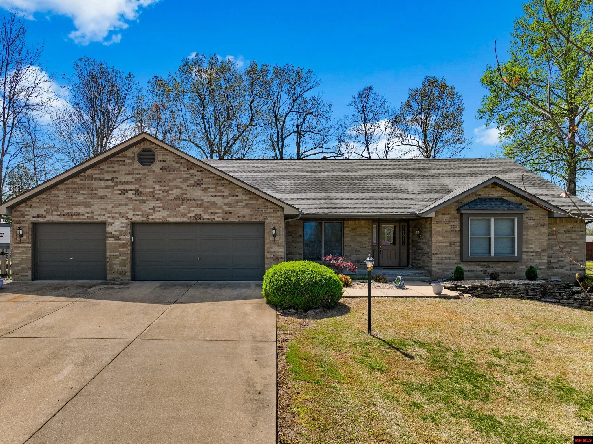 144 NORTHPOINTE DRIVE