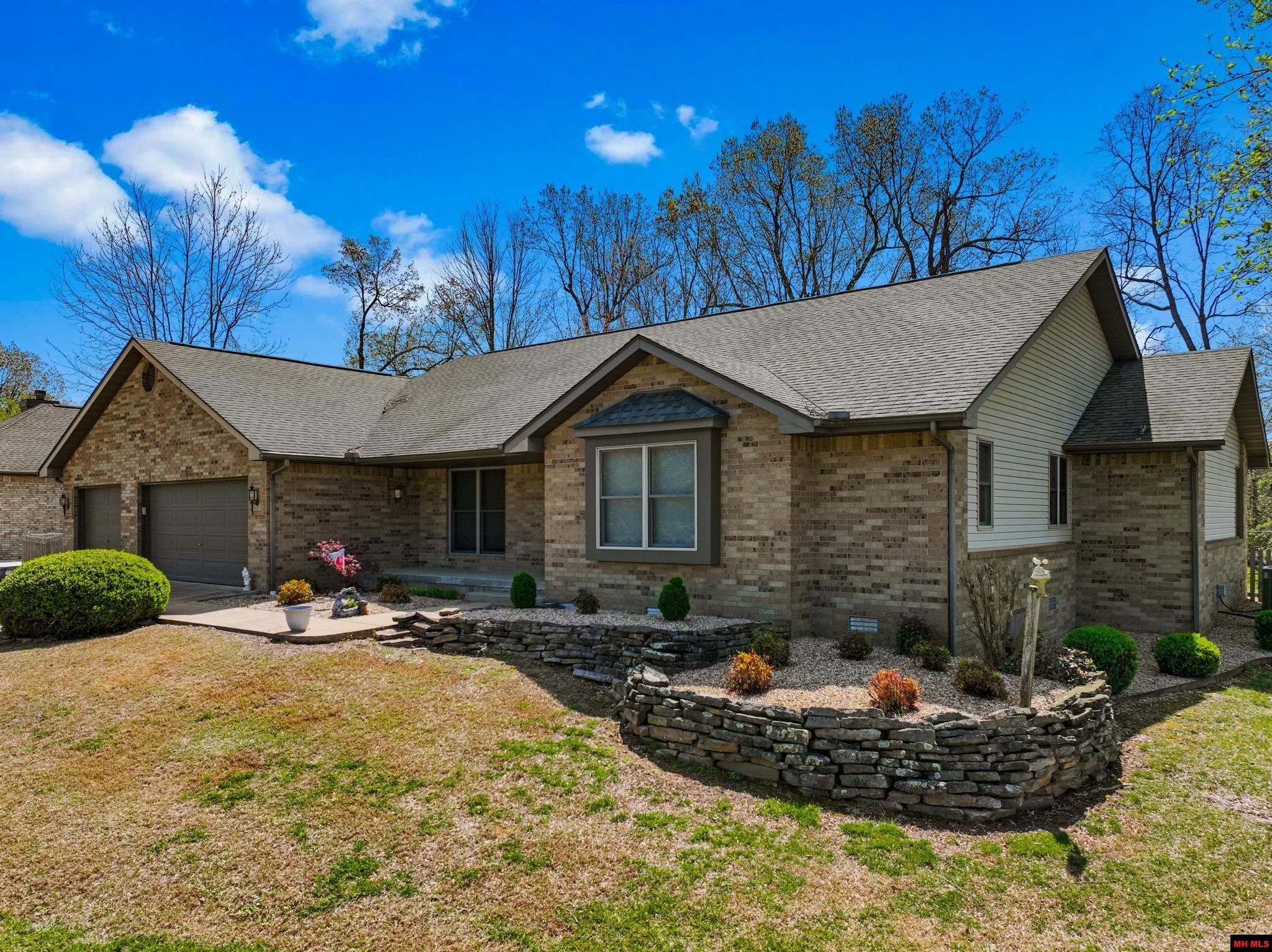 144 NORTHPOINTE DRIVE