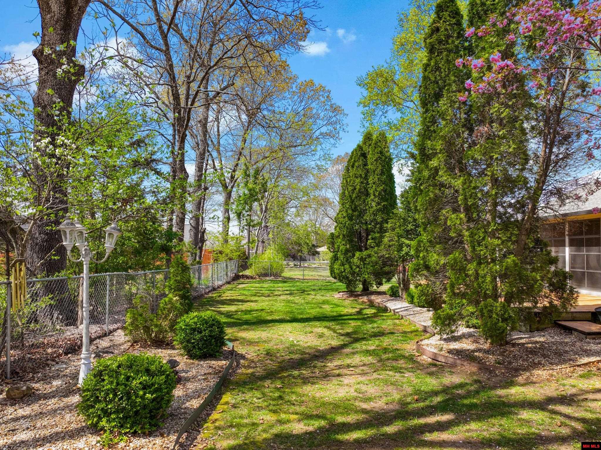 144 NORTHPOINTE DRIVE