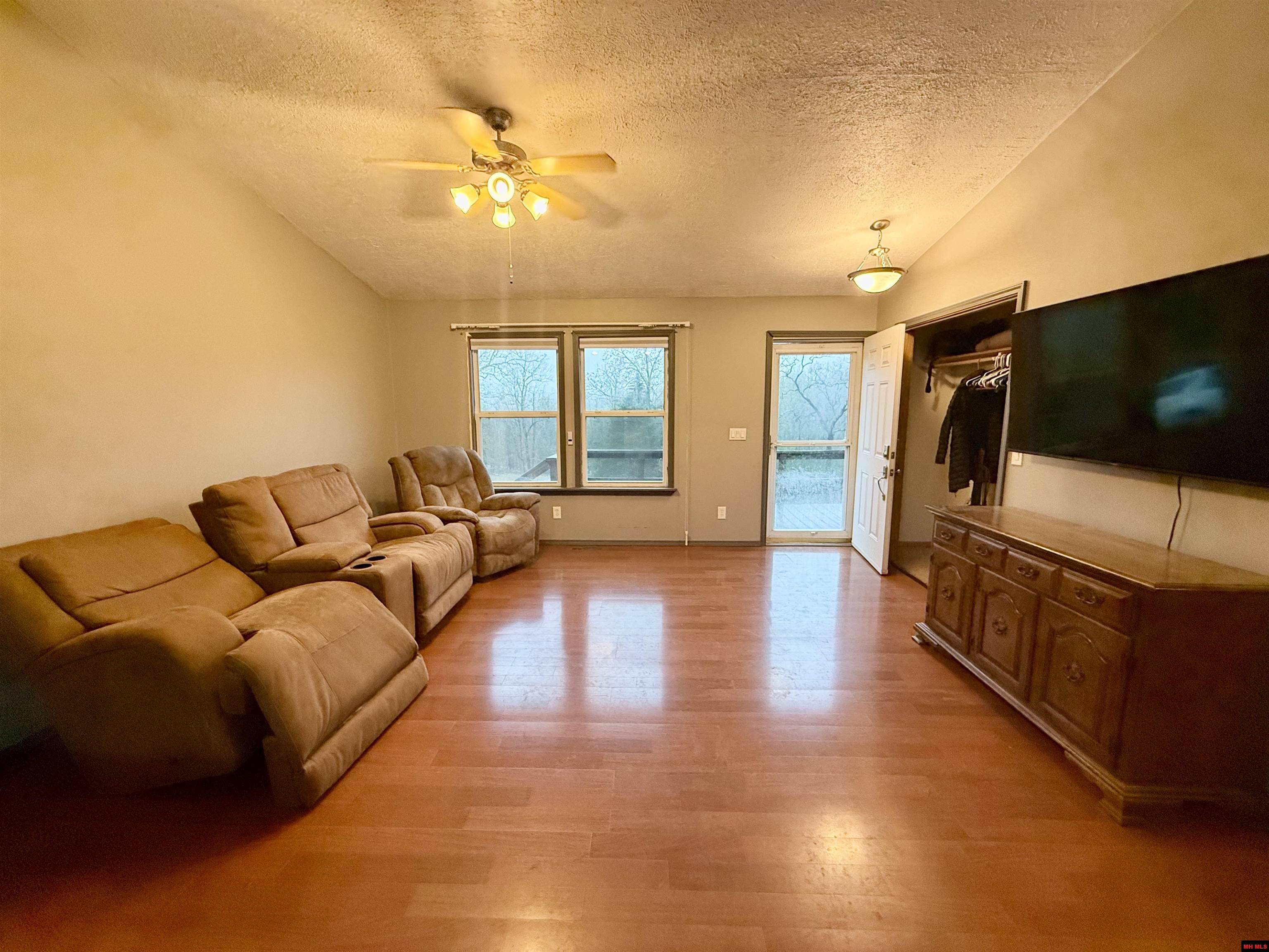 210 LOCH RANNOCH DRIVE