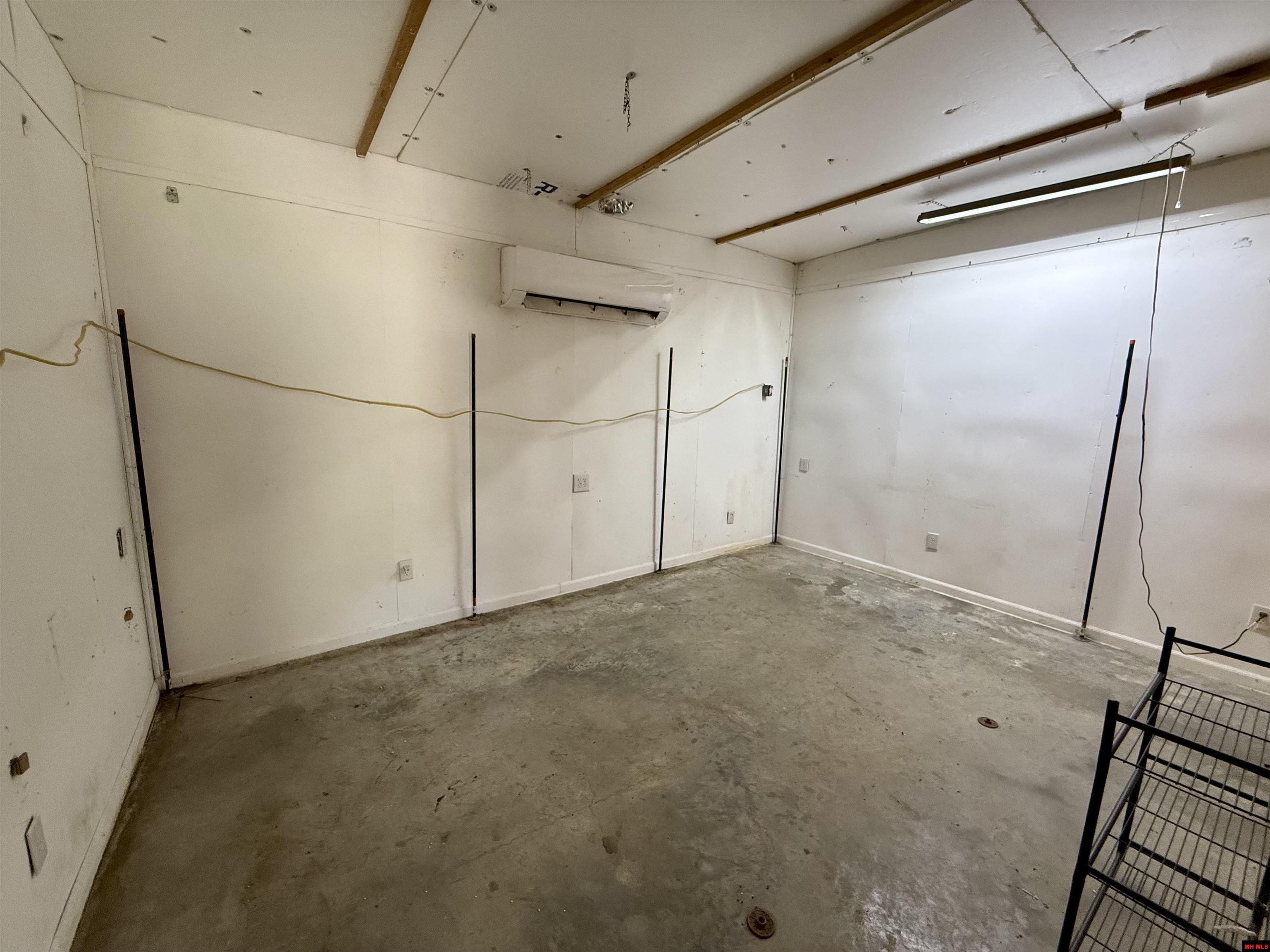 210 LOCH RANNOCH DRIVE