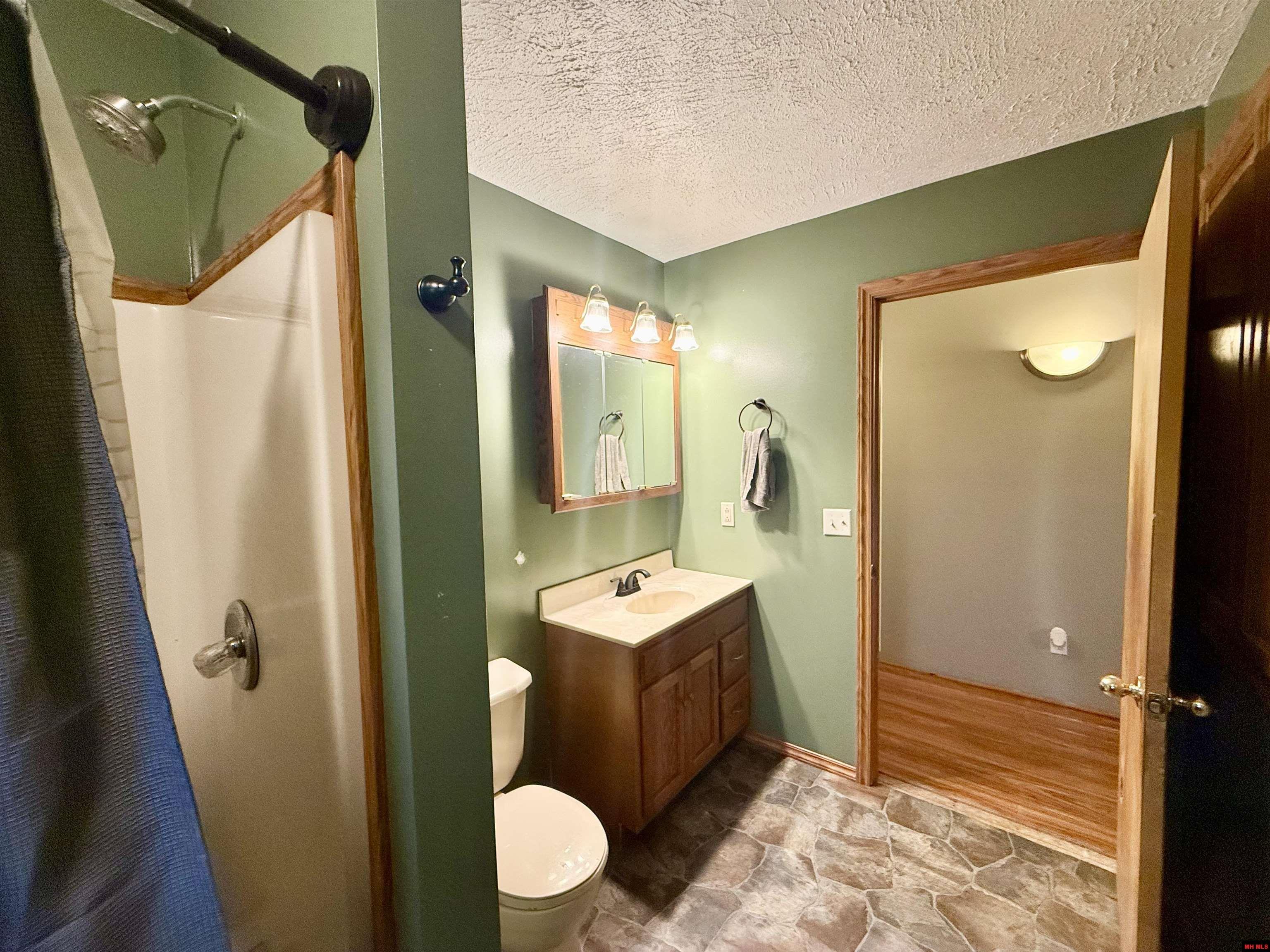 210 LOCH RANNOCH DRIVE