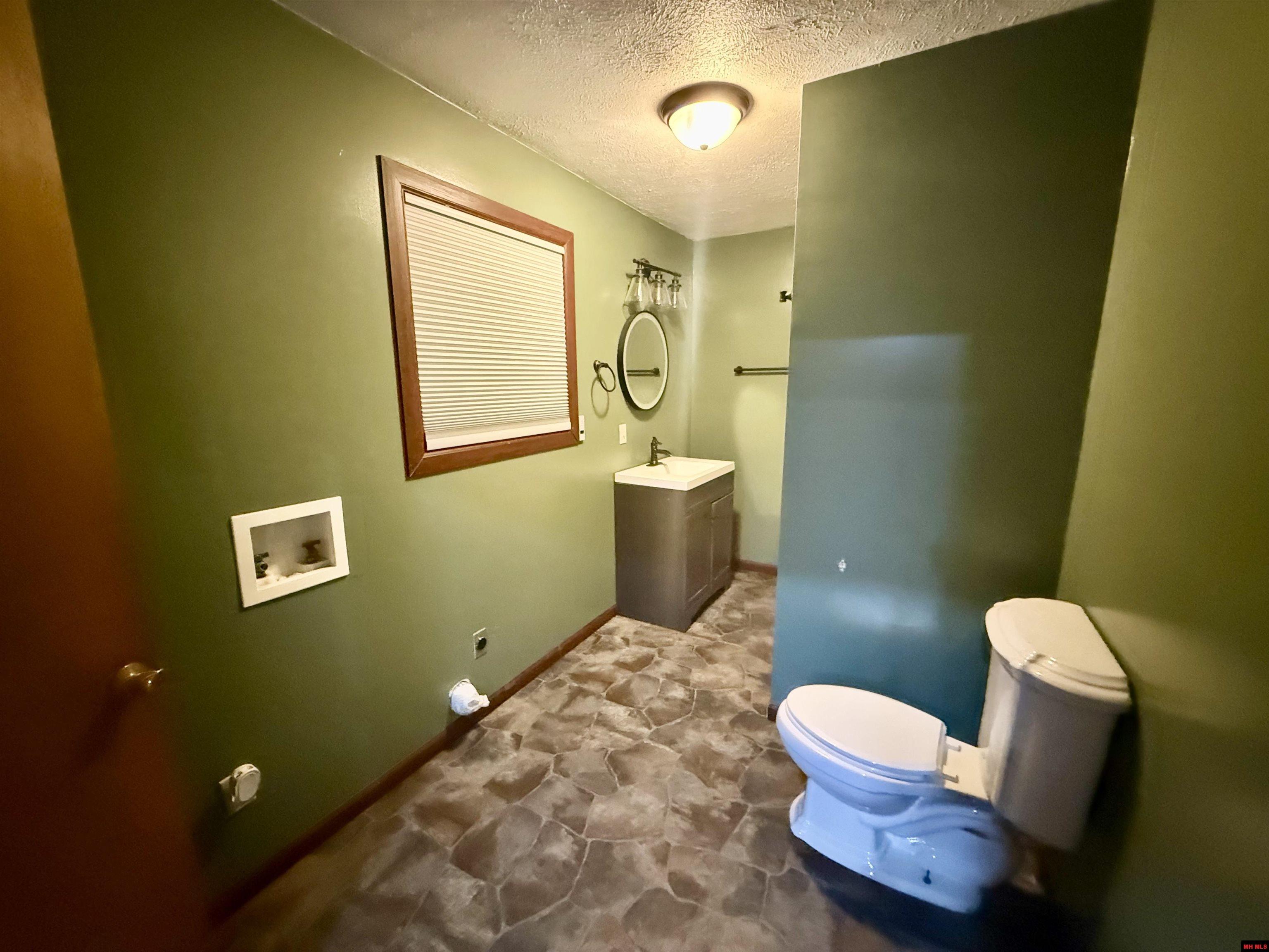 210 LOCH RANNOCH DRIVE