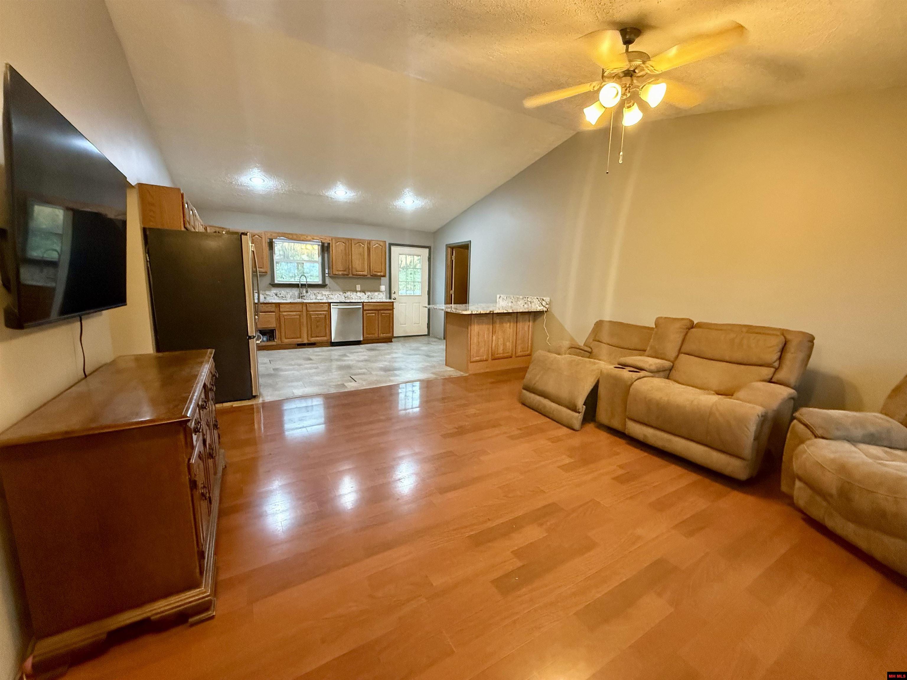 210 LOCH RANNOCH DRIVE