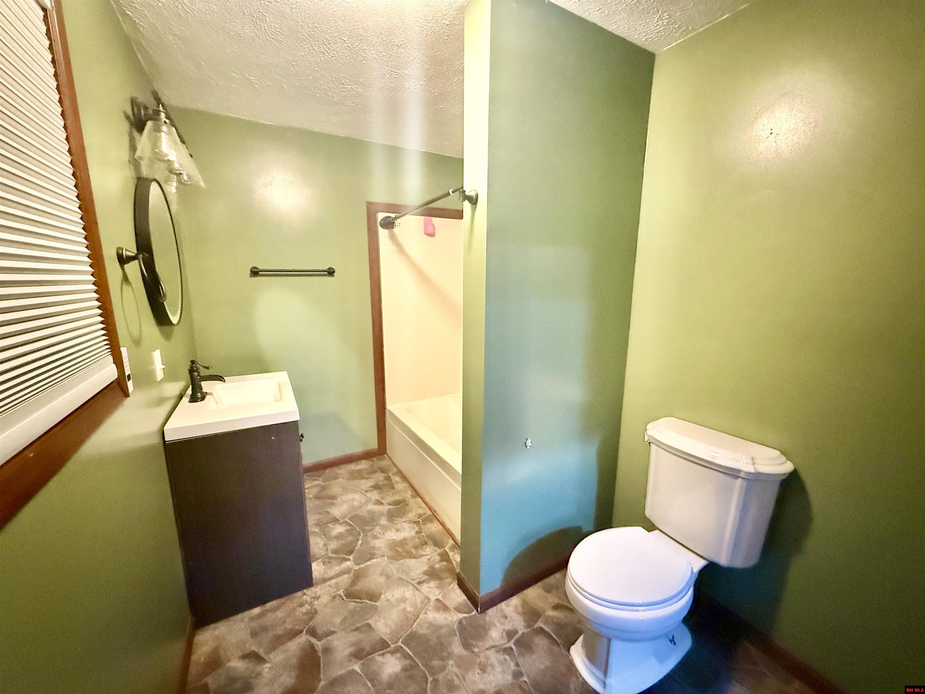 210 LOCH RANNOCH DRIVE