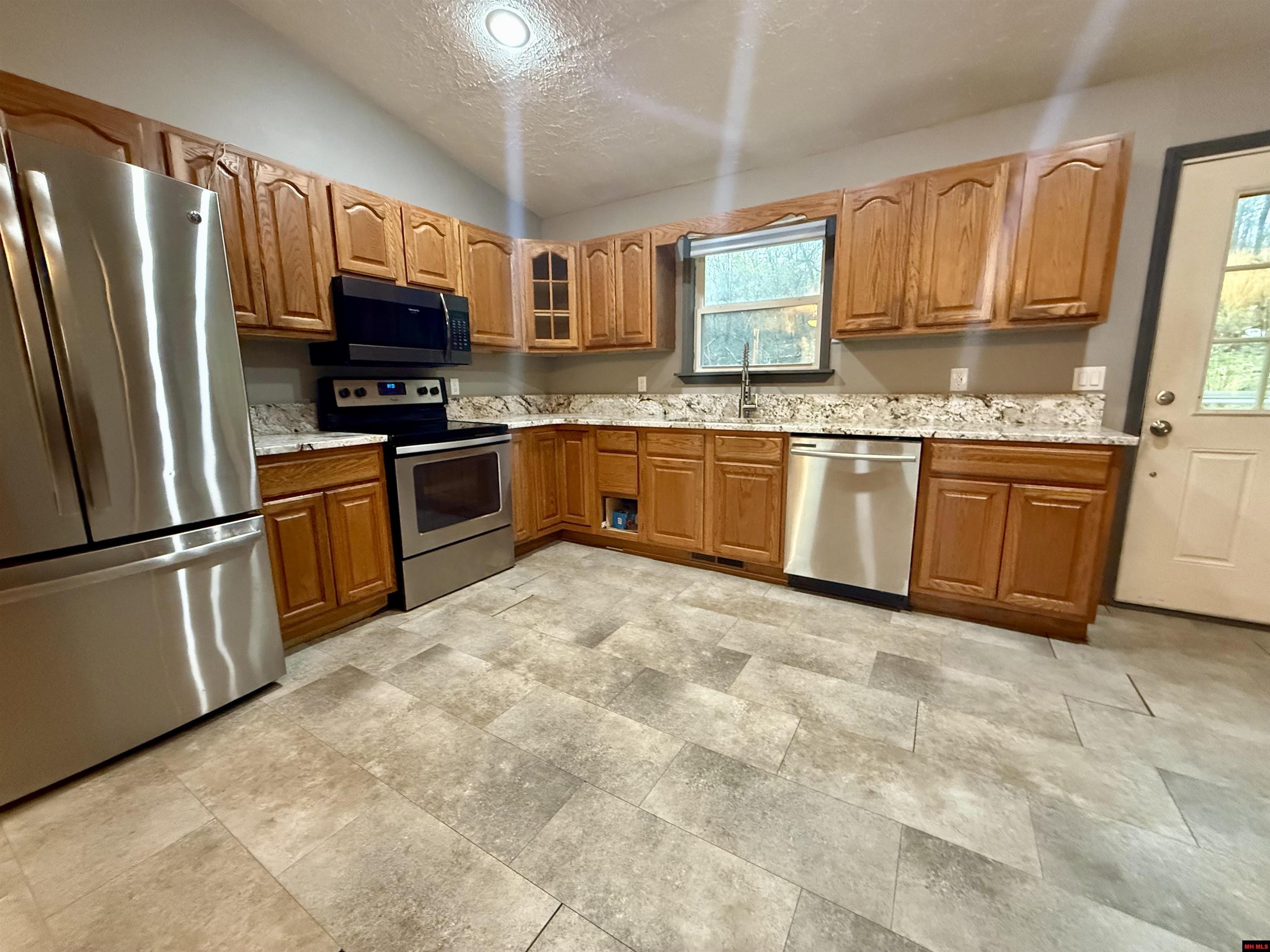 210 LOCH RANNOCH DRIVE