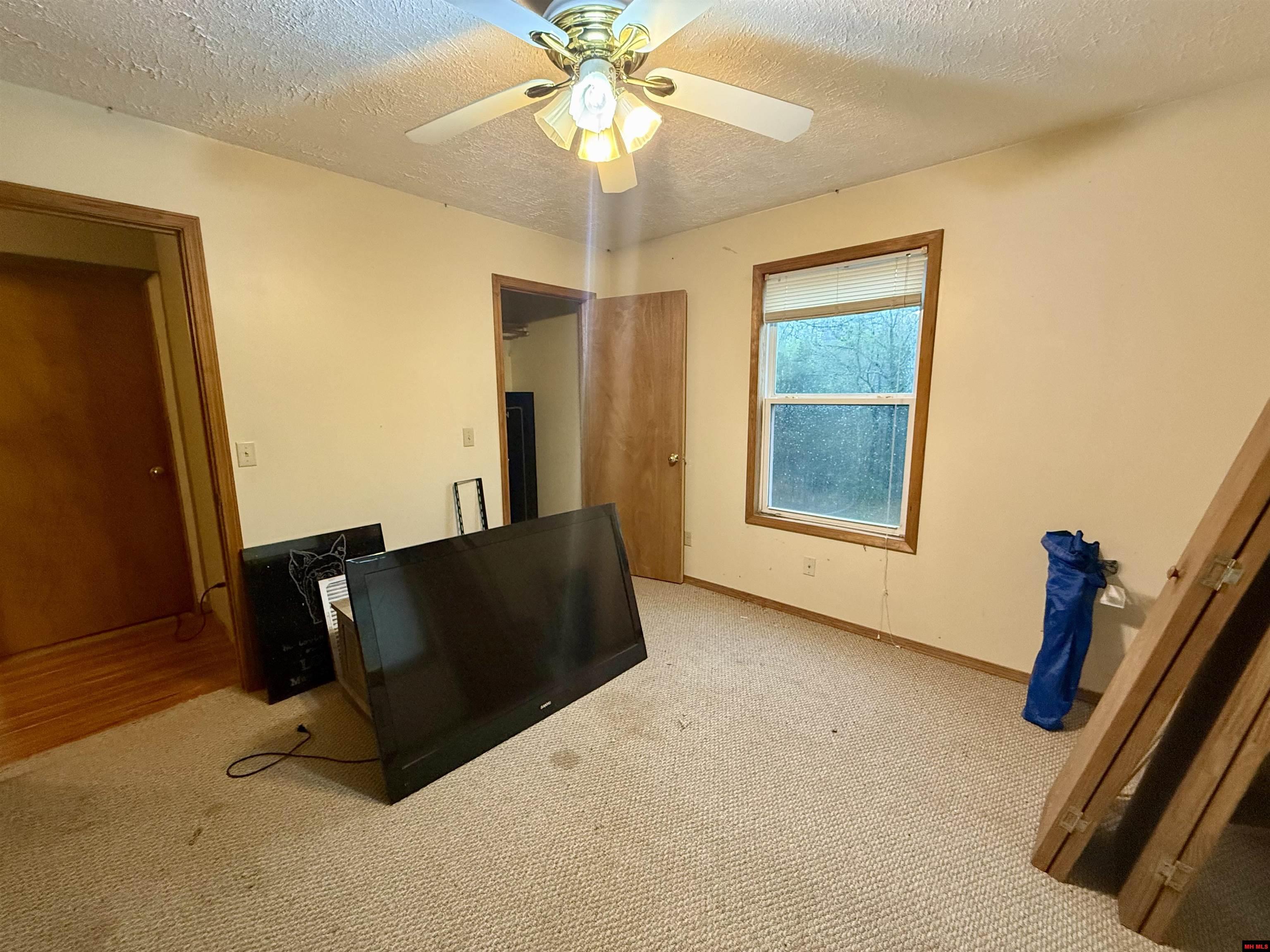 210 LOCH RANNOCH DRIVE