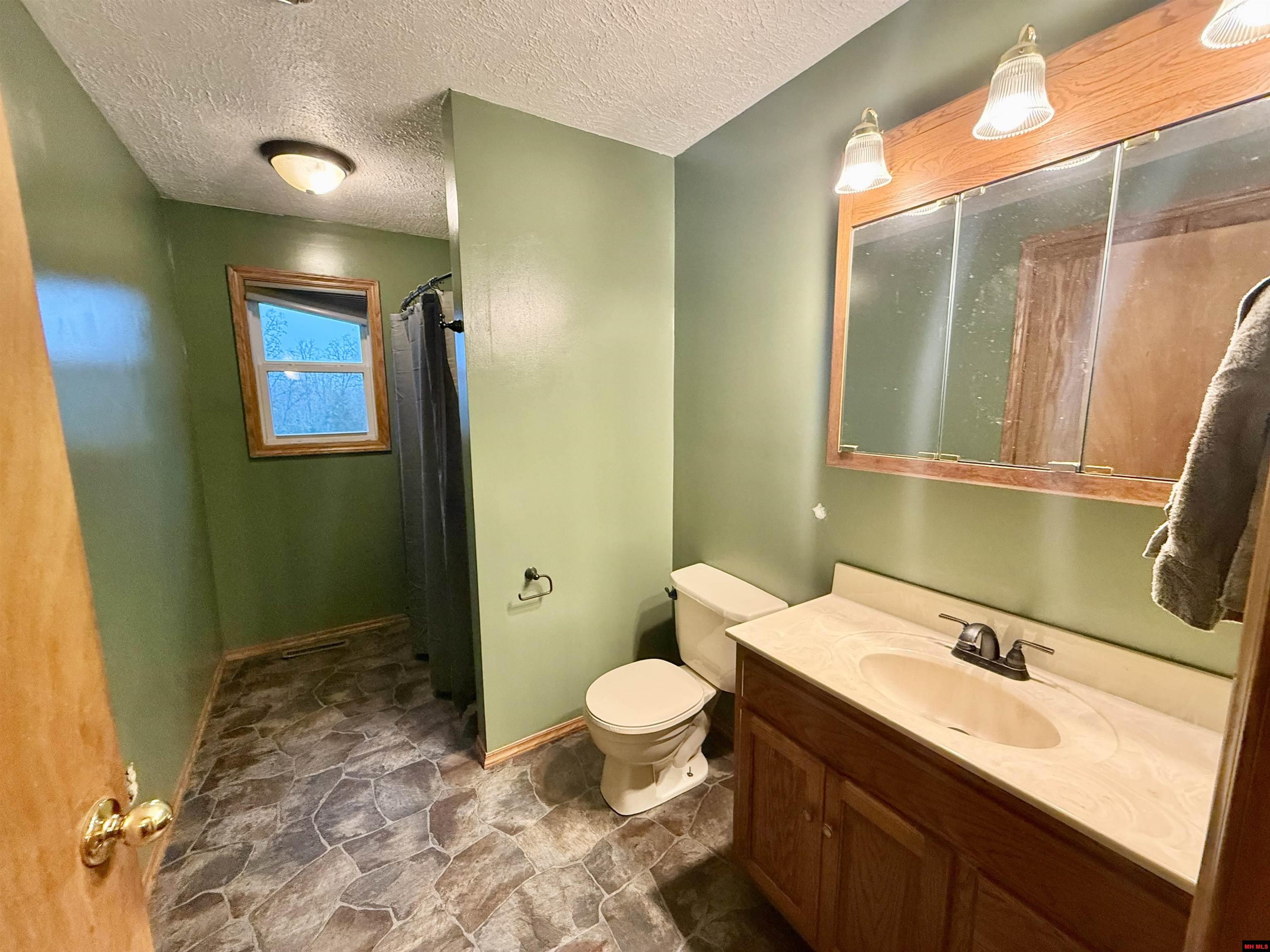 210 LOCH RANNOCH DRIVE