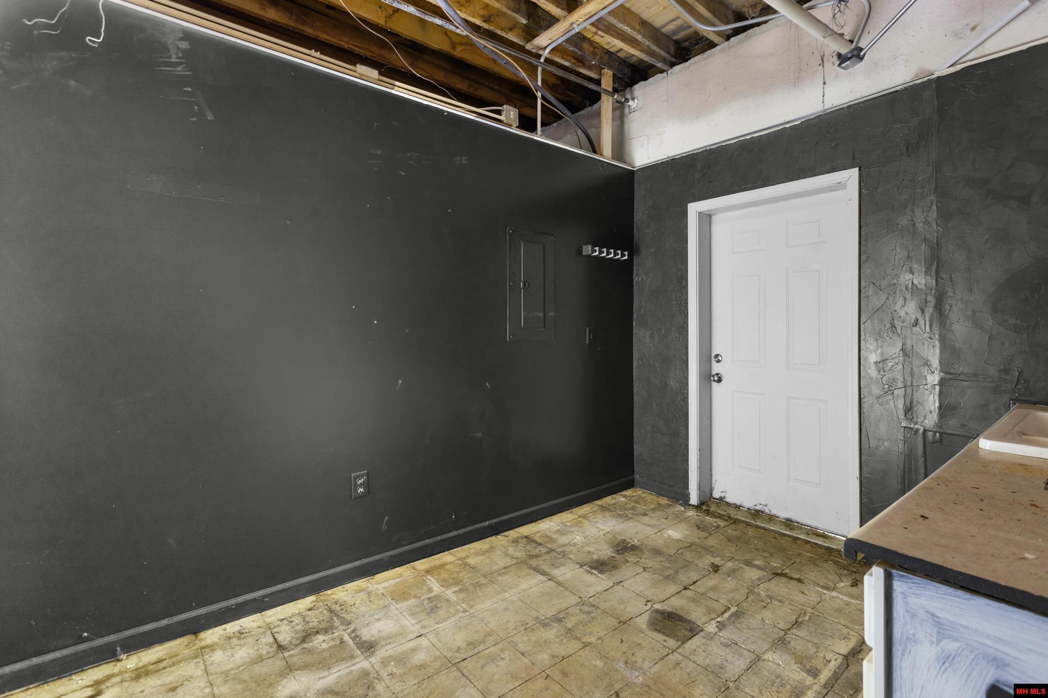 106 E 7TH STREET